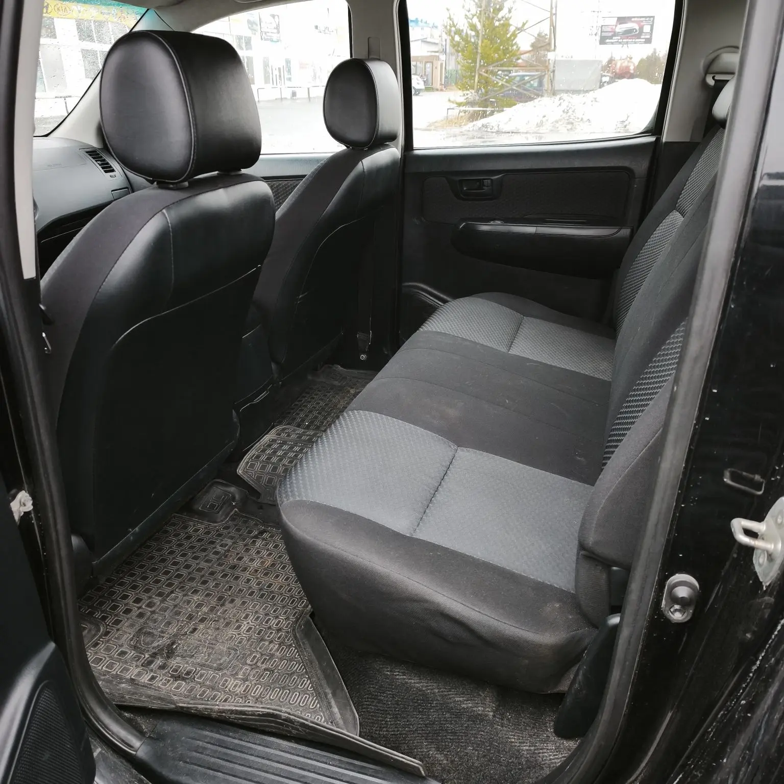TOYOTA модель HILUX 2014 г.в. VIN-номер MR0FR22G900788543