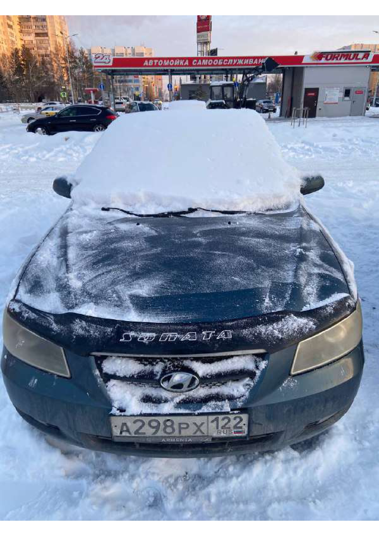 Автомобиль марки HYUNDAI, модель Sonata NF. год выпуска: 2006 VIN-номер: KMHEU41CP6A202782.