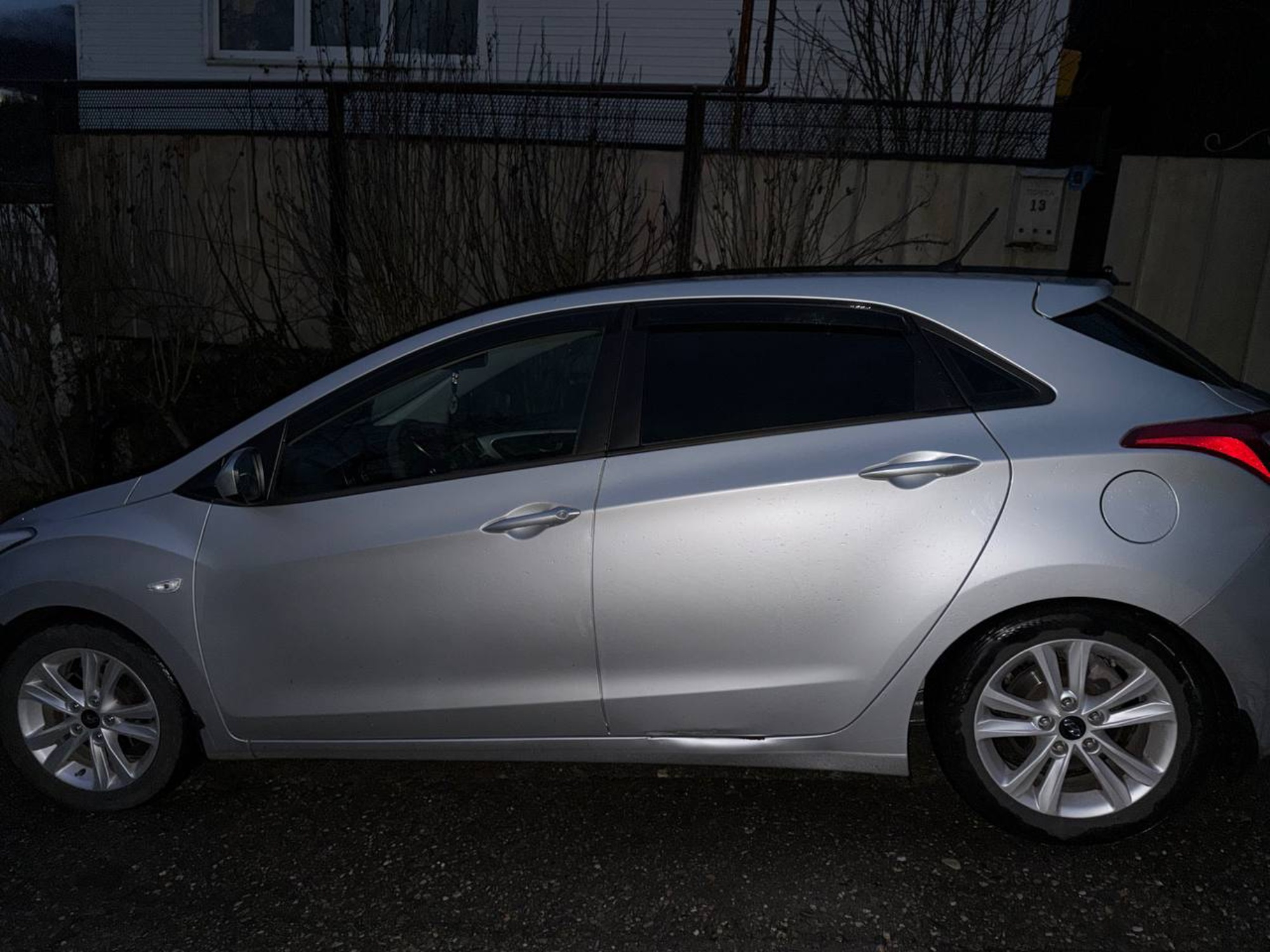 Автомобиль марки HYUNDAI модель I30 2013 г.в. VIN-номер TMAD251BBEJ111897