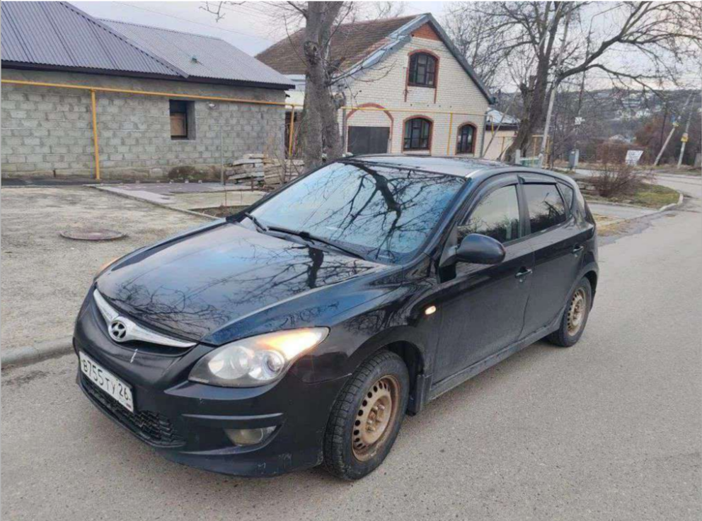 Автомобиль марки HYUNDAI модель i30 2011 г.в. VIN-номер TMADC51DACJ245720 (Залог в пользу ПАО "Совкомбанк").