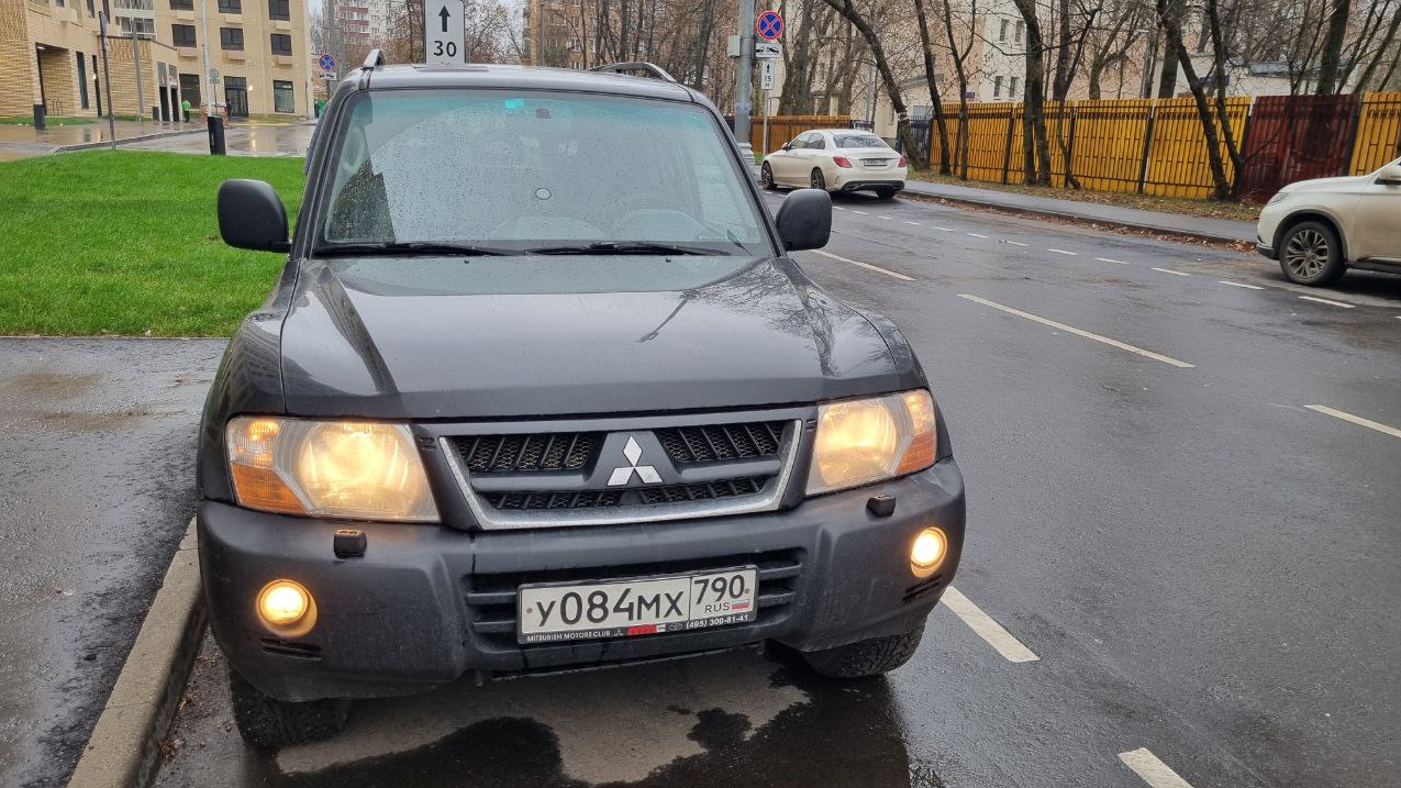 Легковой автомобиль марка: MITSUBISHI, модель: PAJERO IQ, год выпуска: 2005 г., кузов №: JMBLYV78W6J000346, идентификационный номер (VIN): JMBLYV78W6J000346