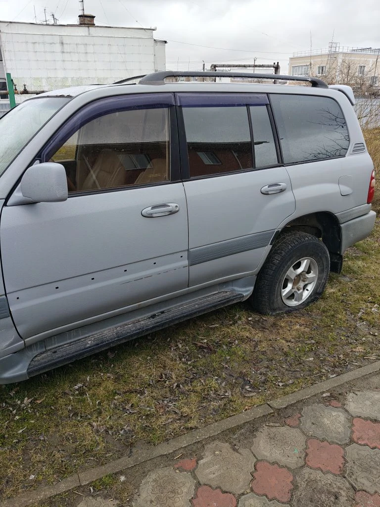 Автомобиль марки ТОЙОТА модель ЛЕНД КРУЗЕР 2001 г.в. VIN-номер JTEHT05J912012175