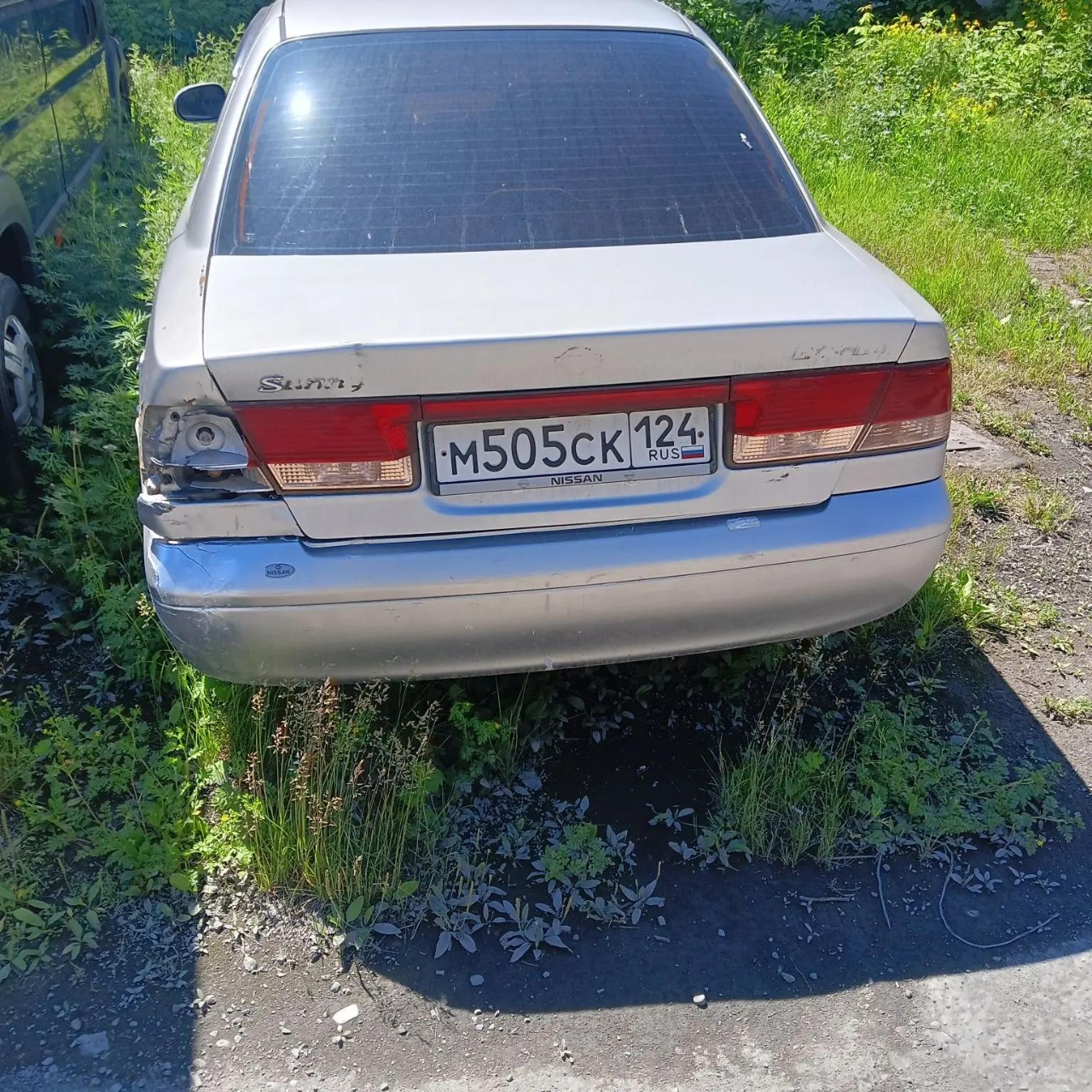 Автомобиль марки NISSAN модель SUNNY 2004 г.в. номер кузова FB15-820791