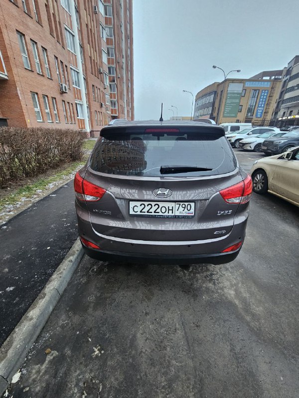 Автомобиль марки HYUNDAI модель IX 35 2.0 GLS AT 2012 г.в. VIN-номер TMAJU81BDCJ307859