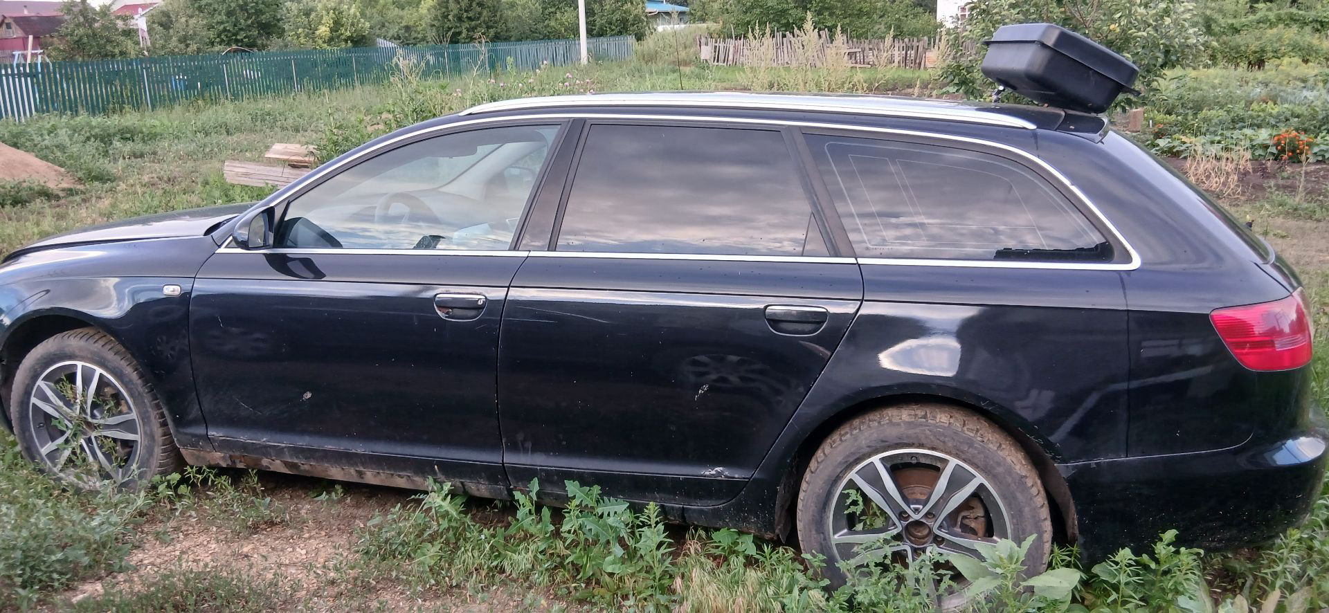 Легковой автомобиль марки AUDI модель A6 Avant TFSI M, 2007 г.в., VIN-номер WAUZZZ4F38N002854, находится в залоге у ПАО «Совкомбанк».