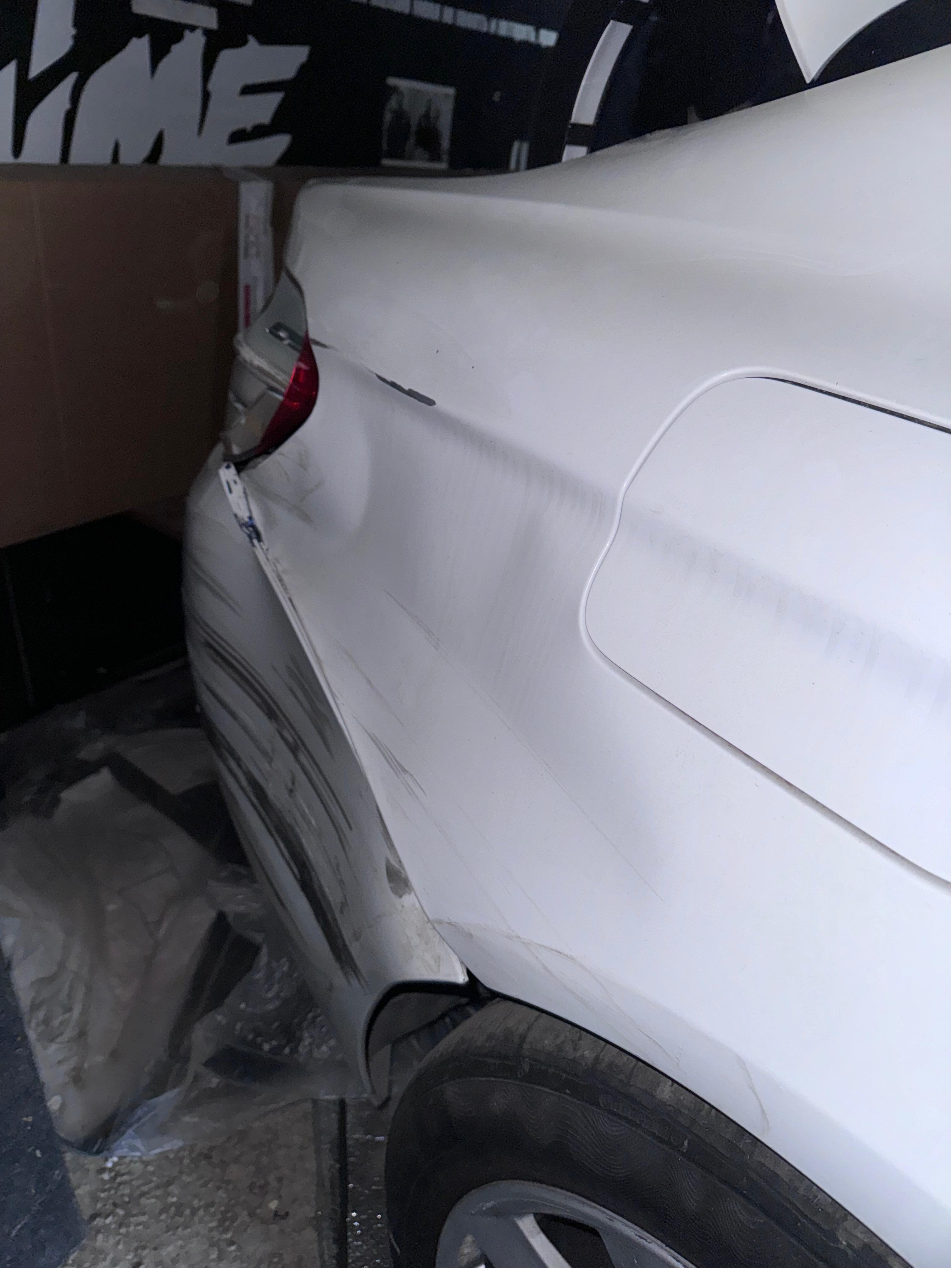 Легковой автомобиль марки: BMW, модель: 420D, год выпуска: 2013 г., кузов №: WBA3P11070F724257, идентификационный номер (VIN): WBA3p11070F724257, являющийся предметом залога, по требованиям ПАО «СОВКОМБАНК».