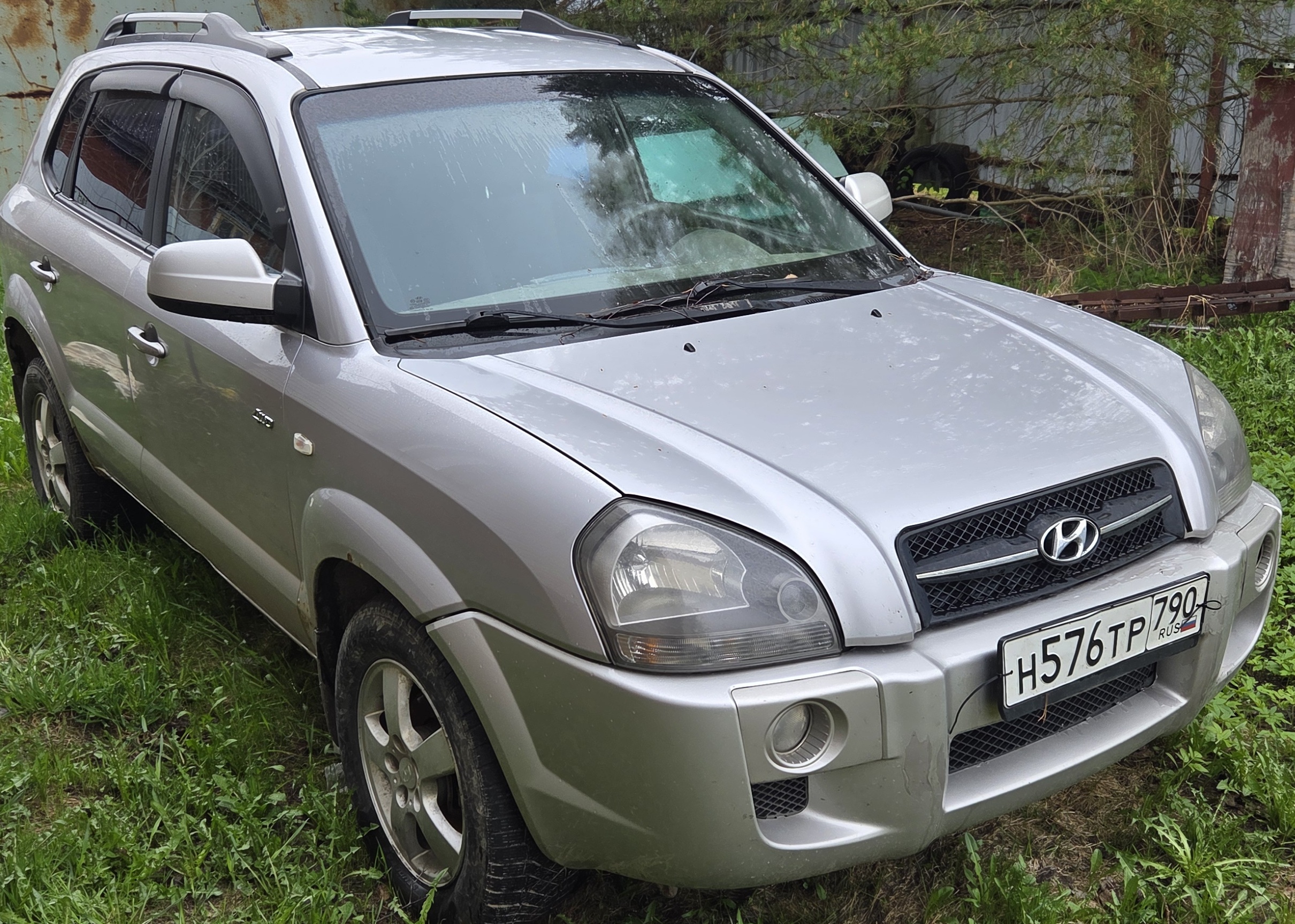 Автомобиль марки HYUNDAI модель Tucson 2005 г.в. VIN-номер KMHJN81DP6U258193