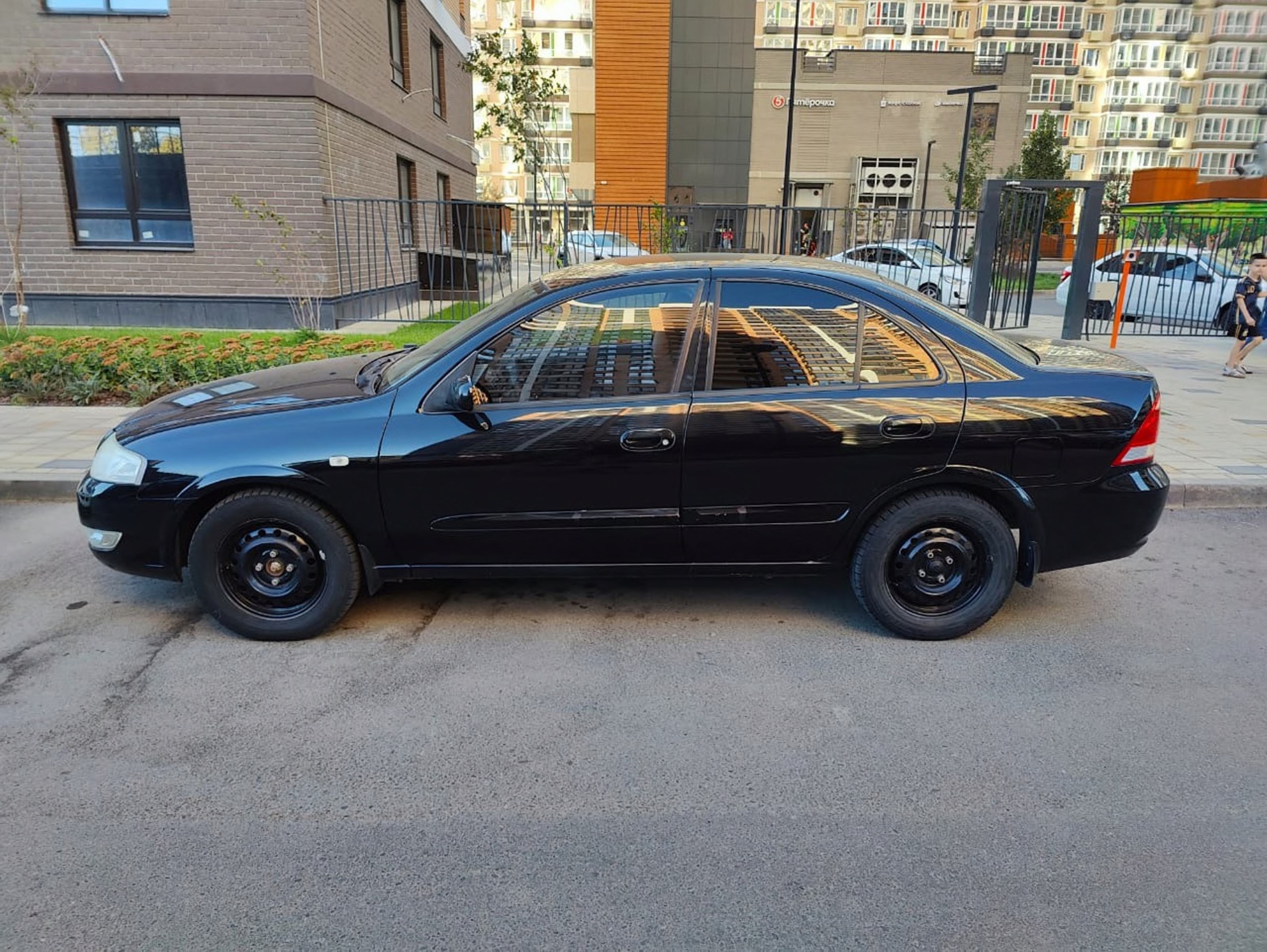 Легковой автомобиль марки: NISSAN, модель: Almera Classic, год выпуска: 2010г., идентификационный номер (VIN): KNMCSHLMSAP776913, залогодержатель: ПАО "СовкомБанк"