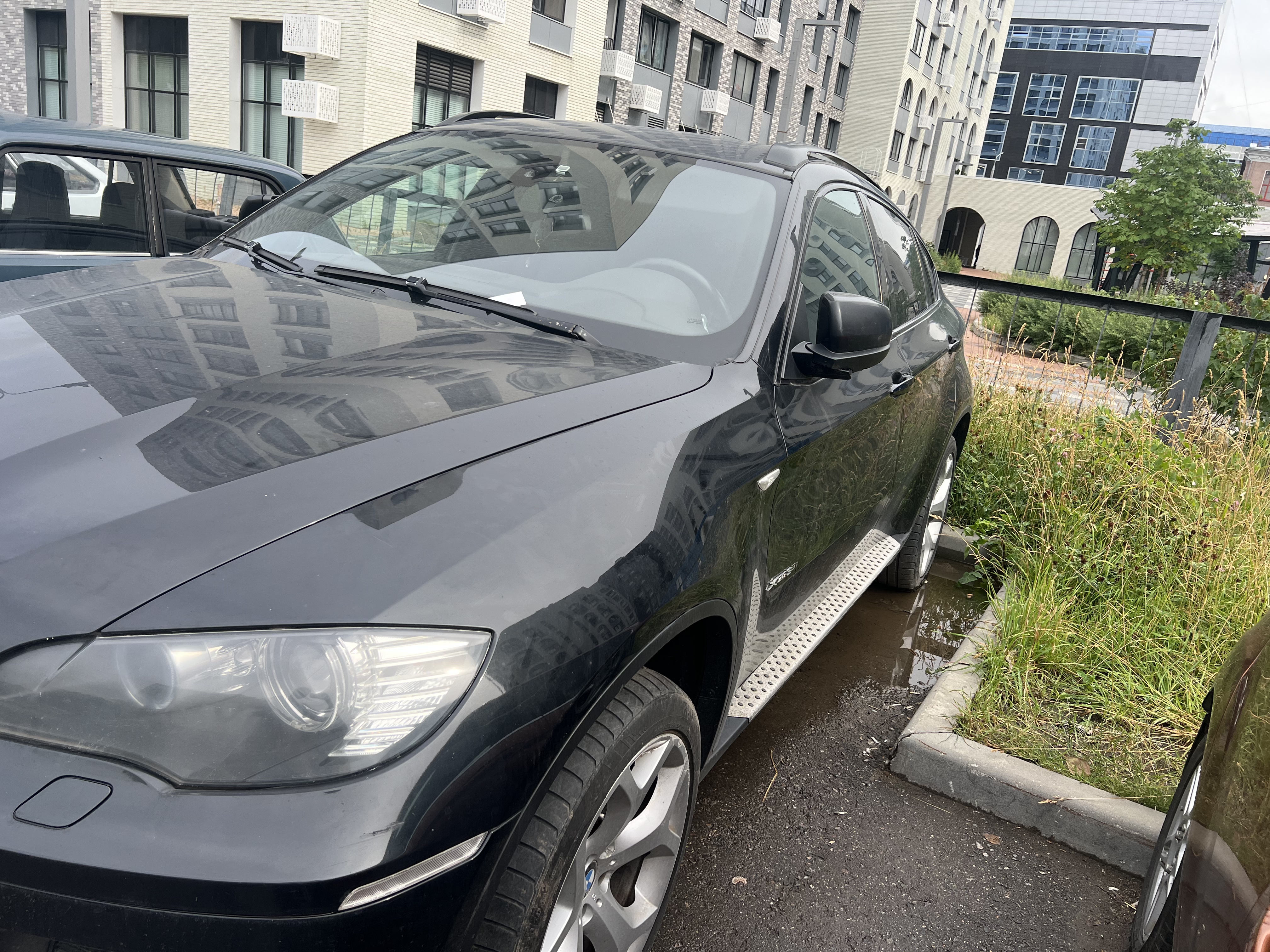 Автомобиль марки BMW модель X6 2010 г.в. VIN-номер X4XFG21120LN92107