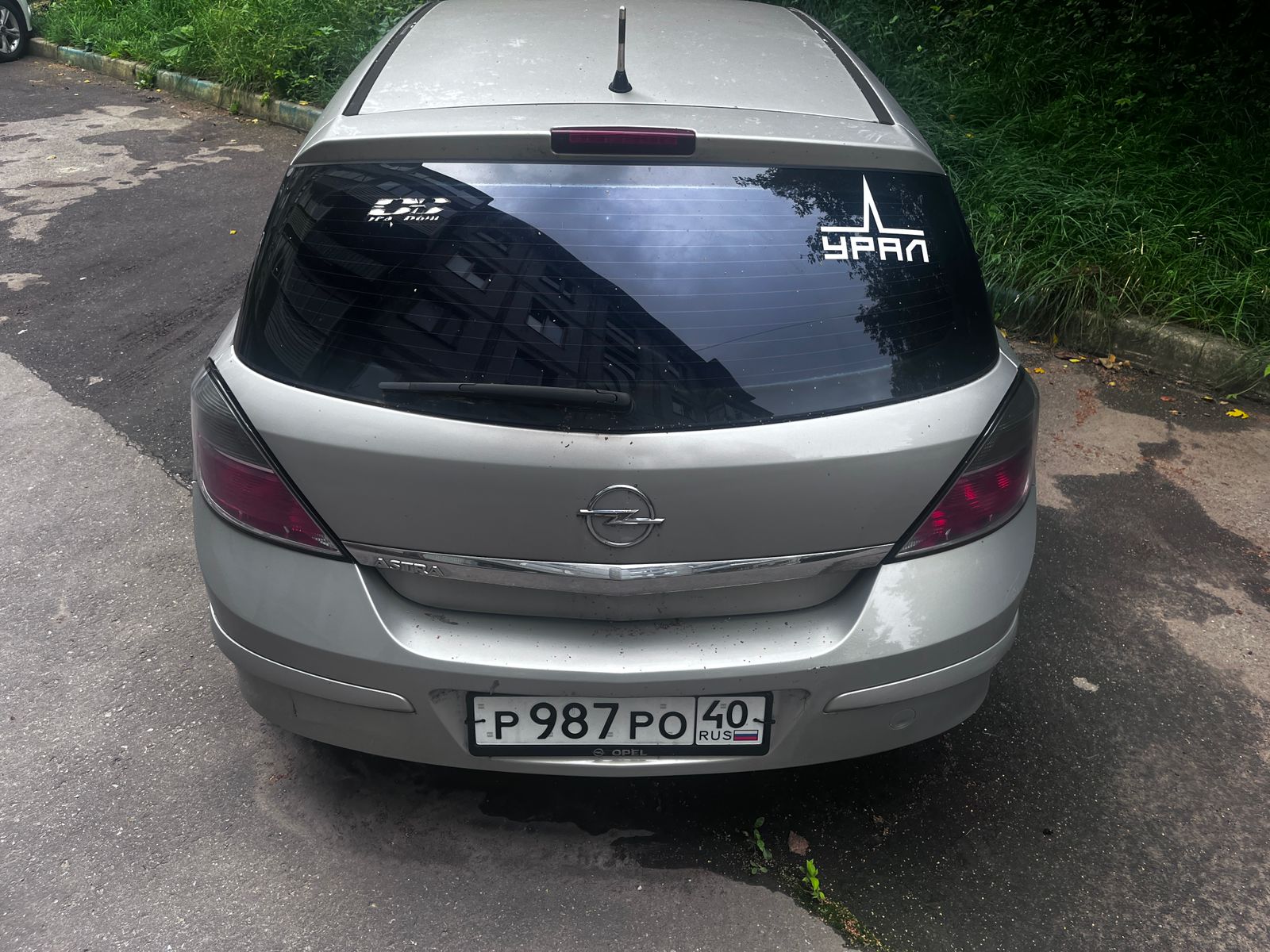 Автомобиль марки OPEL модель Astra 2010 г.в. VIN-номер XWF0AHL48A0003277