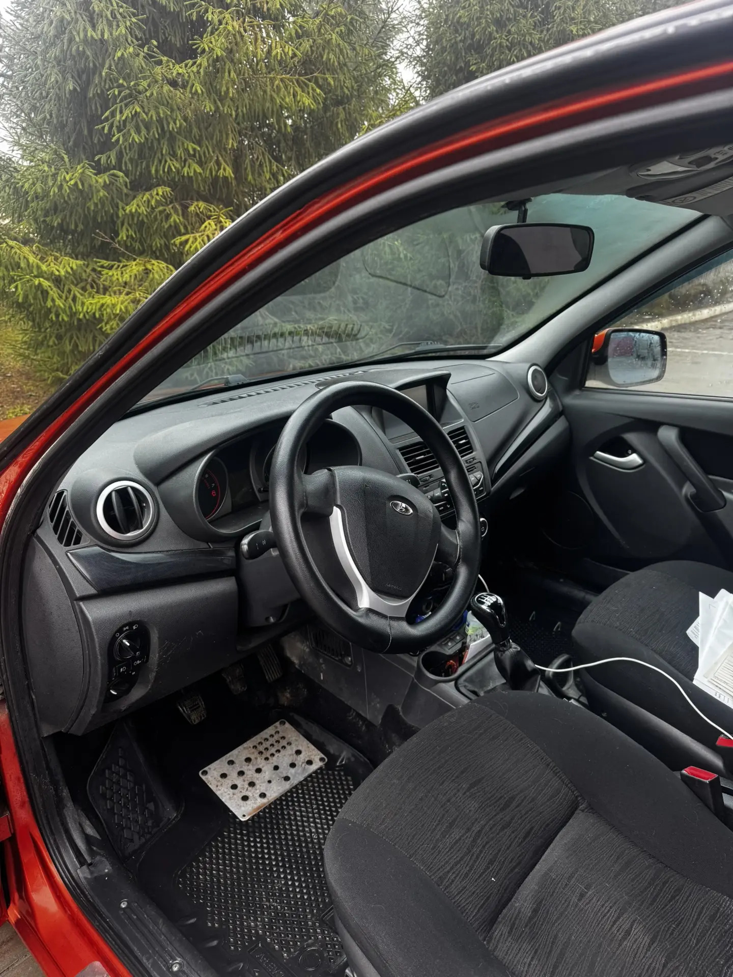 Легковой автомобиль марки: LADA, модель: 219270 LADA Kalina, год выпуска: 2013 г., кузов №: XTA219270D0004950, идентификационный номер (VIN): XTA219270D0004950