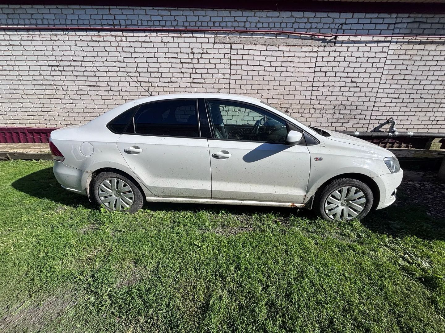 Автомобиль марки VOLKSWAGEN модель POLO 2011 г. в. VIN-номер XW8ZZZ61ZCG014483