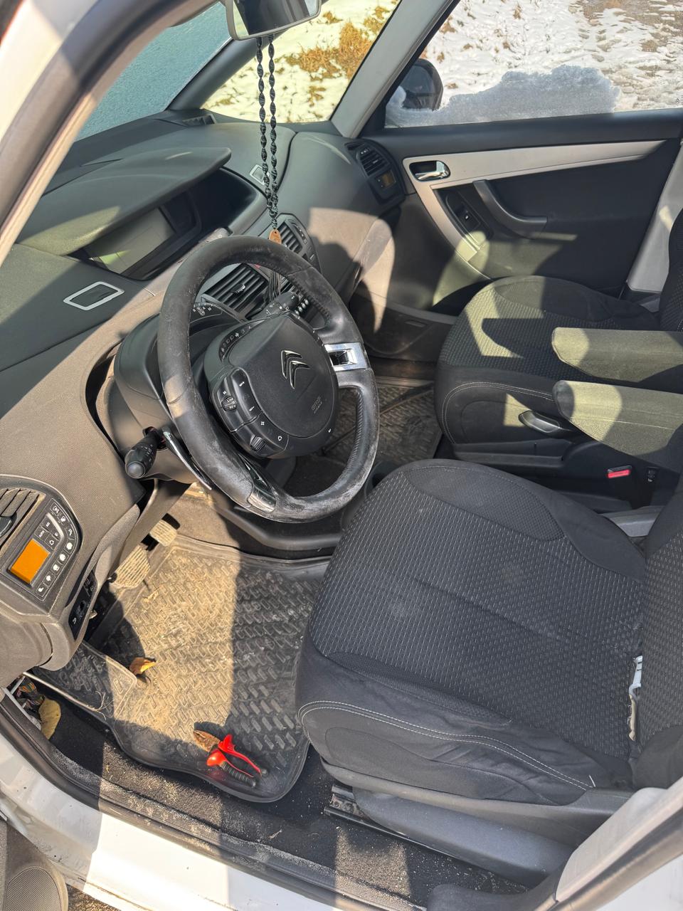 Автомобиль марки CITROEN модель C4 Picasso 2012 г.в. VIN-номер VF7UA5FN8CJ568767