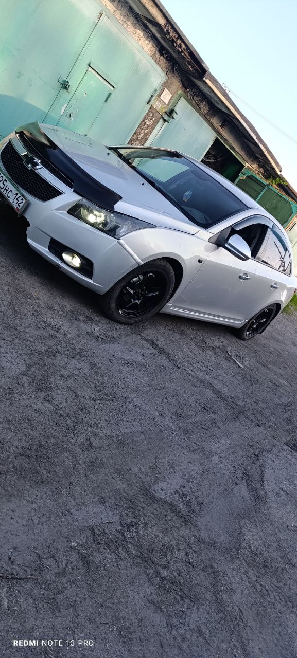 легковой автомобиль марки: CHEVROLET, модель: CRUZE, год выпуска: 2010 г.