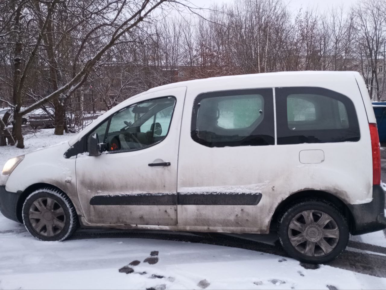 Автомобиль марки CITROEN модель Berlingo 2011 г.в. VIN номер VF77JNFRCBJ817666