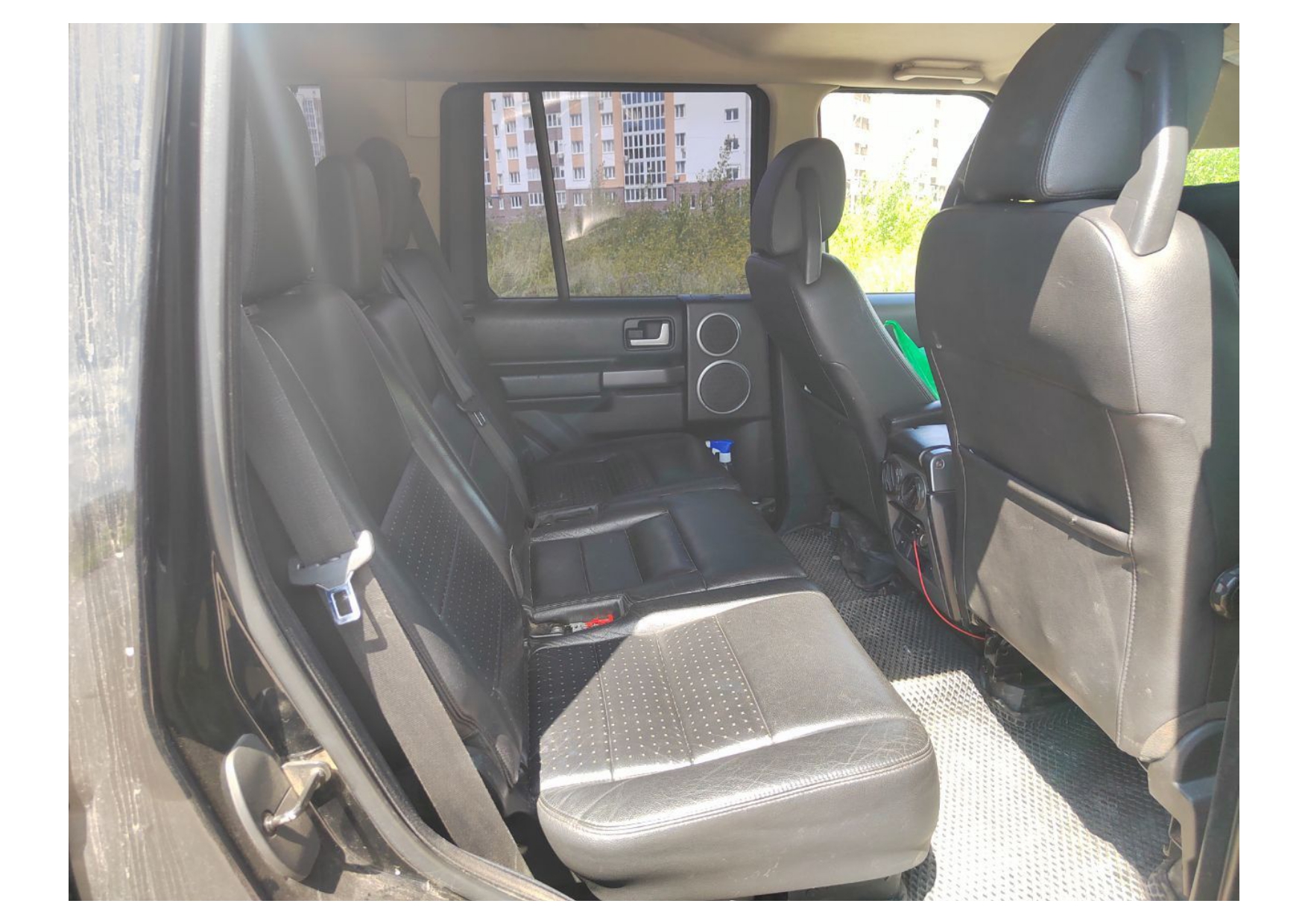 автомобиль марки LAND-ROVER модель Discovery 2006 г.в. VIN-номер SALLAAA146A411995