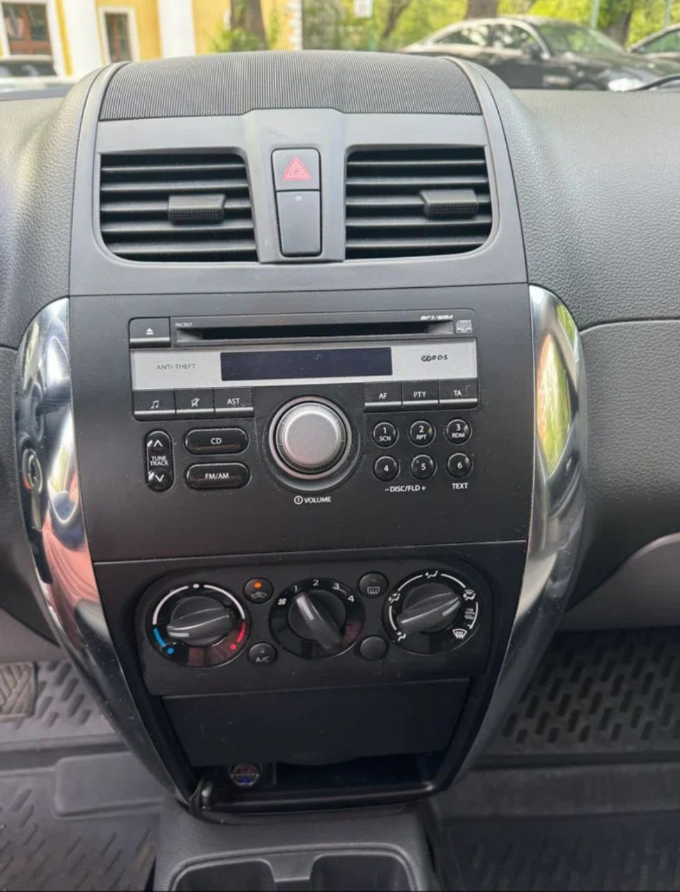 Автомобиль марки SUZUKI модель SX4 2013 г.в. VIN: TSMEYA21S00723979 Находится в залоге у ПАО «Совкомбанк»