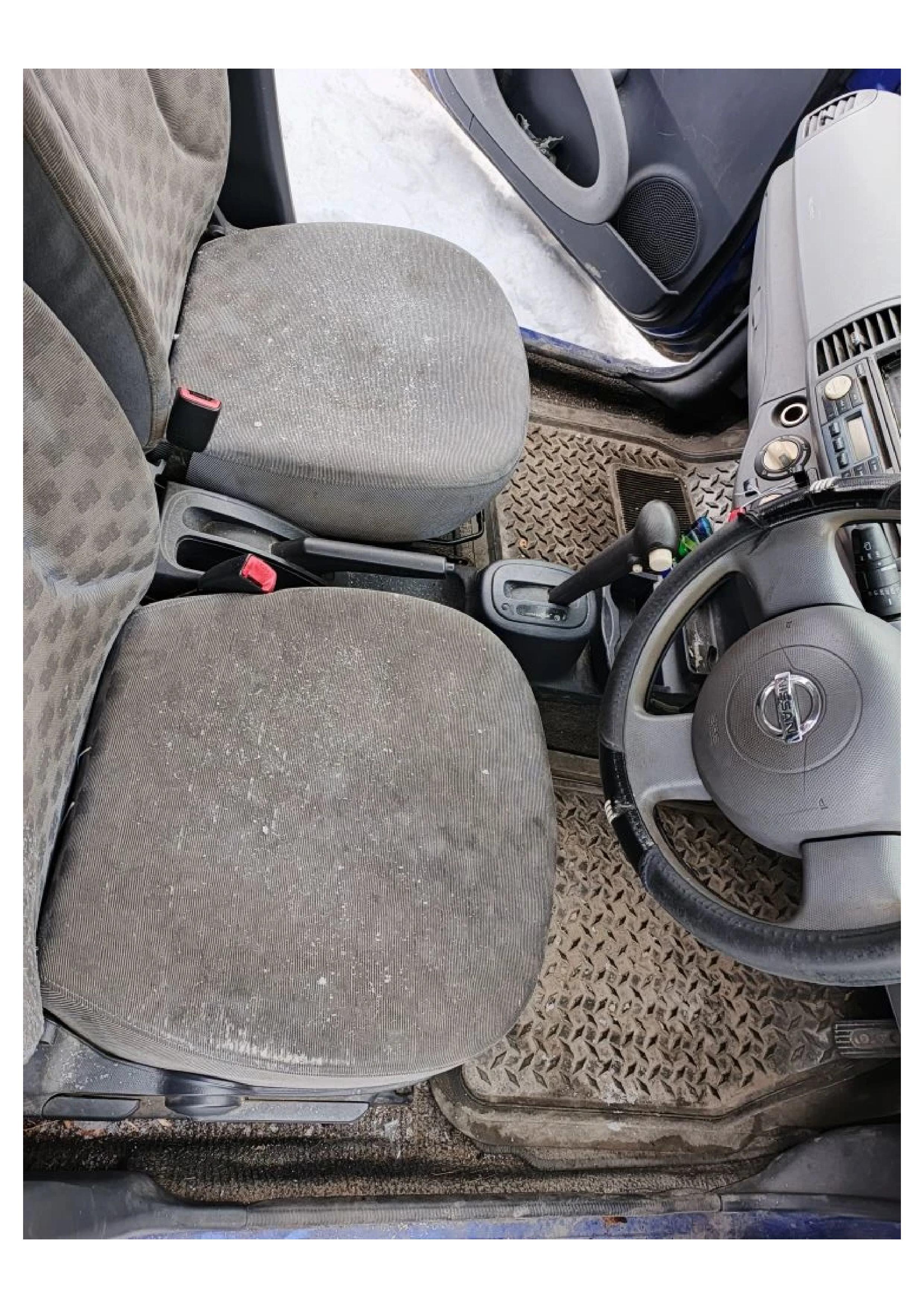 Автомобиль марки NISSAN модель march 2003 г.в. номер кузова AK12123119