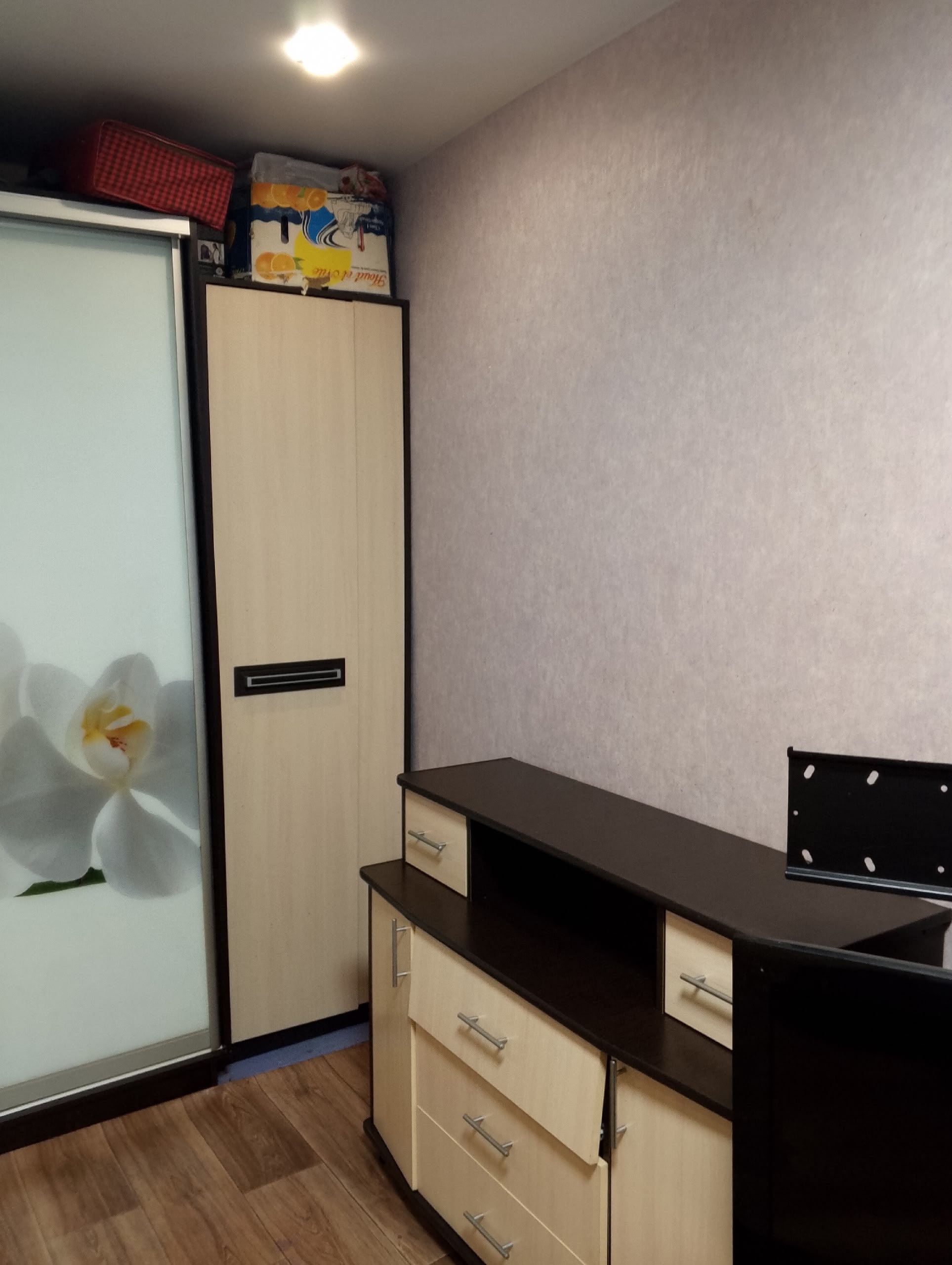 Помещение, общая площадь 27.6 кв.м., расположенное по адресу: 427964, Удмуртская Республика, г. Сарапул, ул. Карла Маркса, д.92б, кв. 8, кадастровый номер 18:30:000132:174