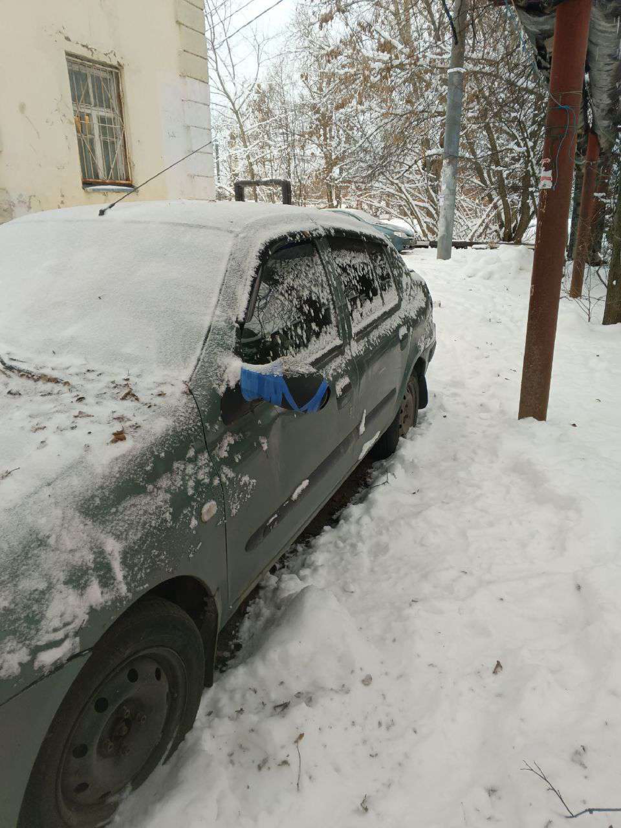 Автомобиль марки RENAULT модель SYMBOL 2006 г.в. VIN-номер VF1LB03C536130658 - является предметом залога ПАО «СОВКОМБАНК»