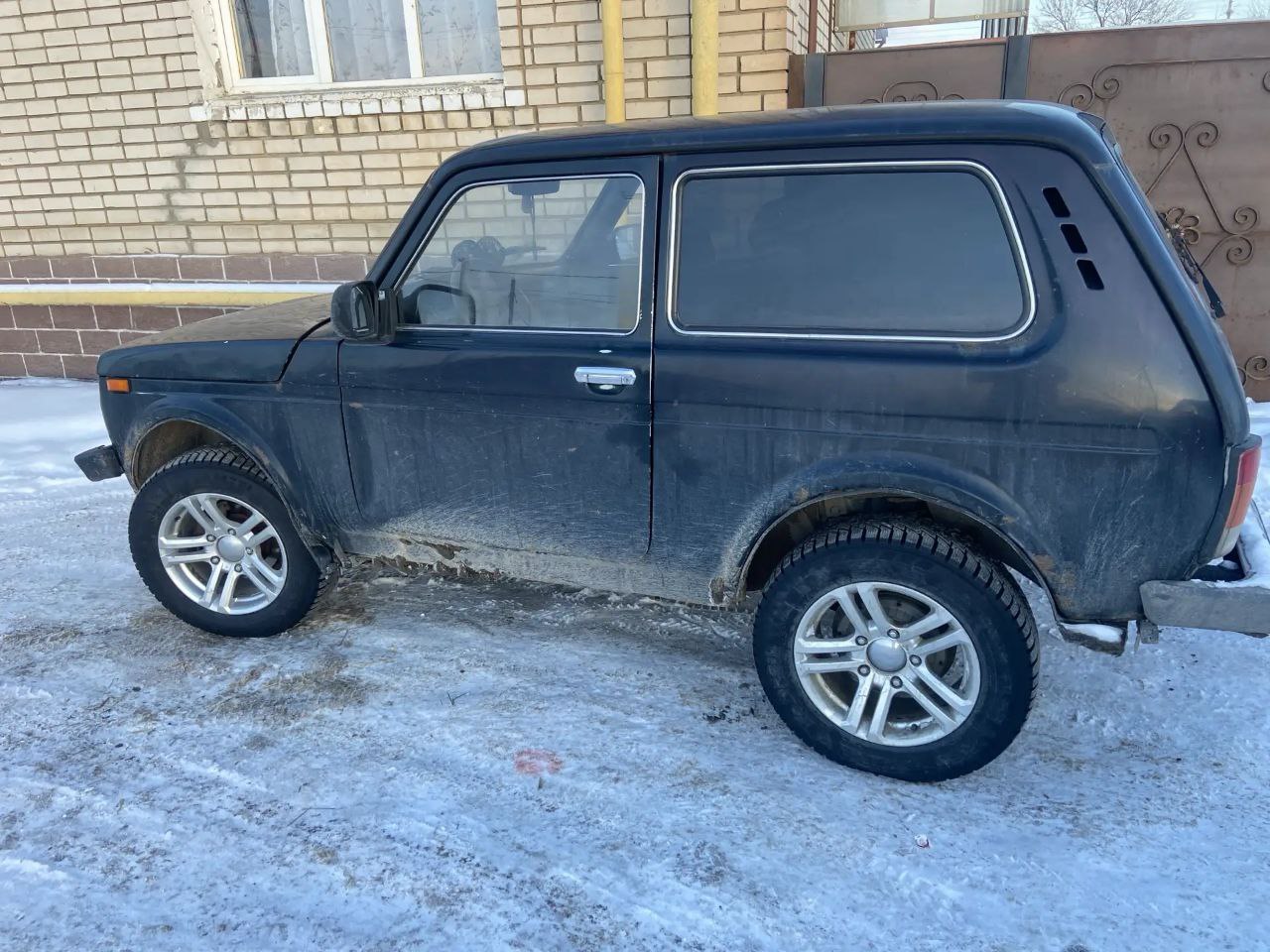 Автомобиль марки ВАЗ модель 21213 1997 года выпуска, VIN-номер XTA212130V1297907.