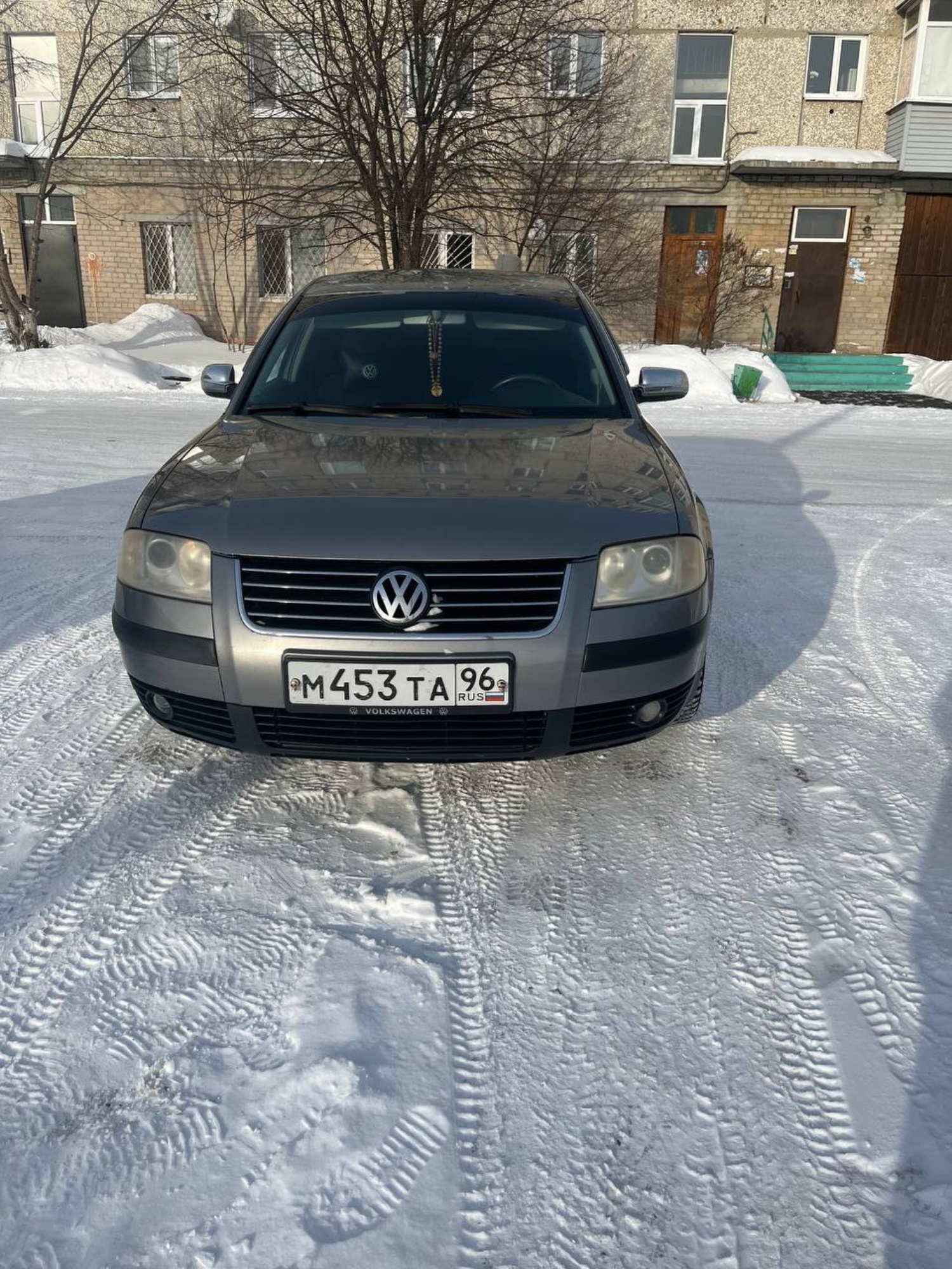 Автомобиль марки VOLKSWAGEN модель PASSAT 2002 г.в. VIN-номер WVWZZZ3BZ2P437791
