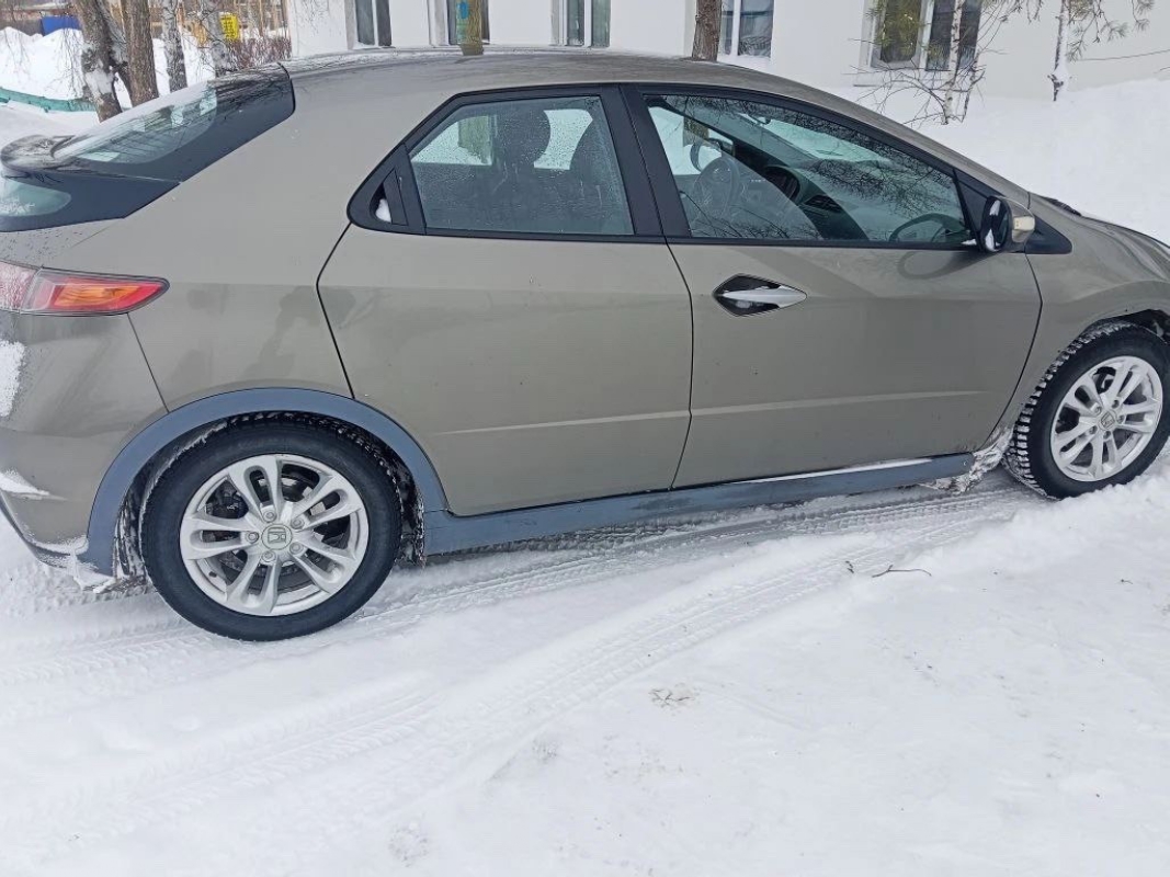Легковой автомобиль марки: HONDA, модель: Civic, год выпуска: 2008 г., идентификационный номер (VIN): SHHFK28608U040877