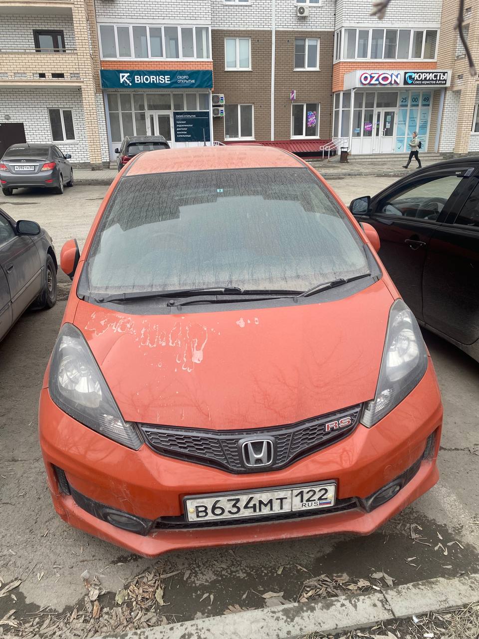 Автомобиль марки HONDA модель FIT. Год выпуска: 2010. Номер кузова GE81507588. (является предметом залога).