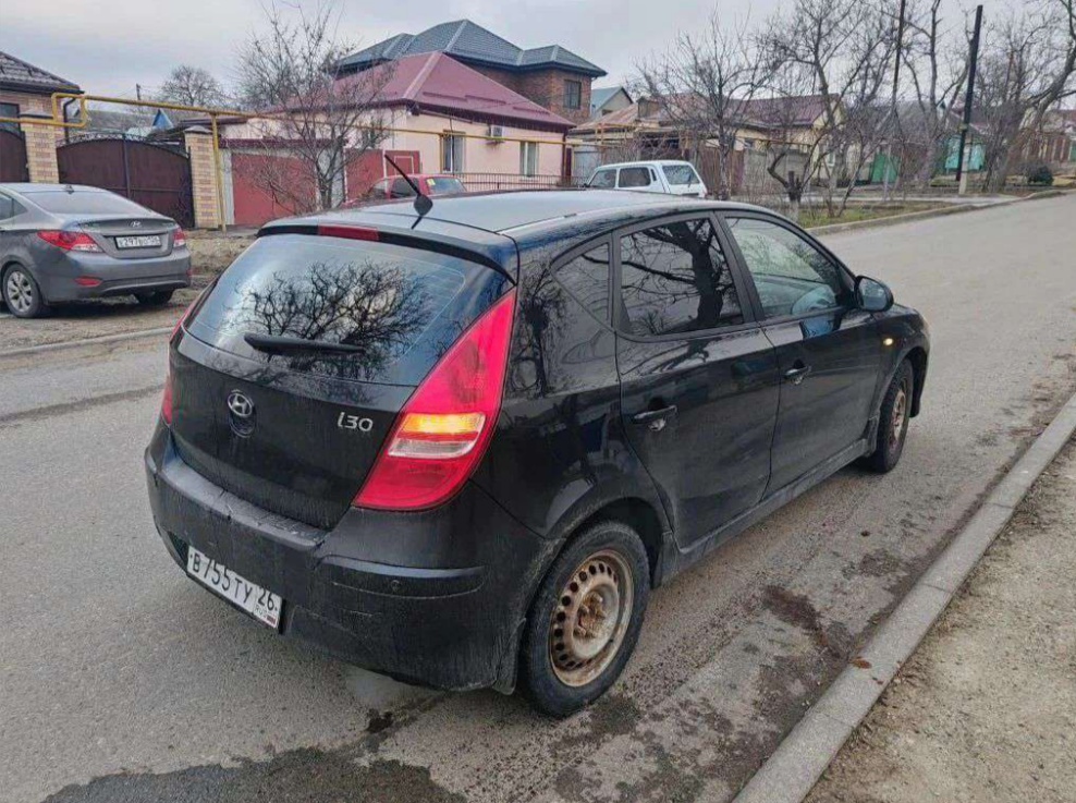 Автомобиль марки HYUNDAI модель i30 2011 г.в. VIN-номер TMADC51DACJ245720 (Залог в пользу ПАО "Совкомбанк").
