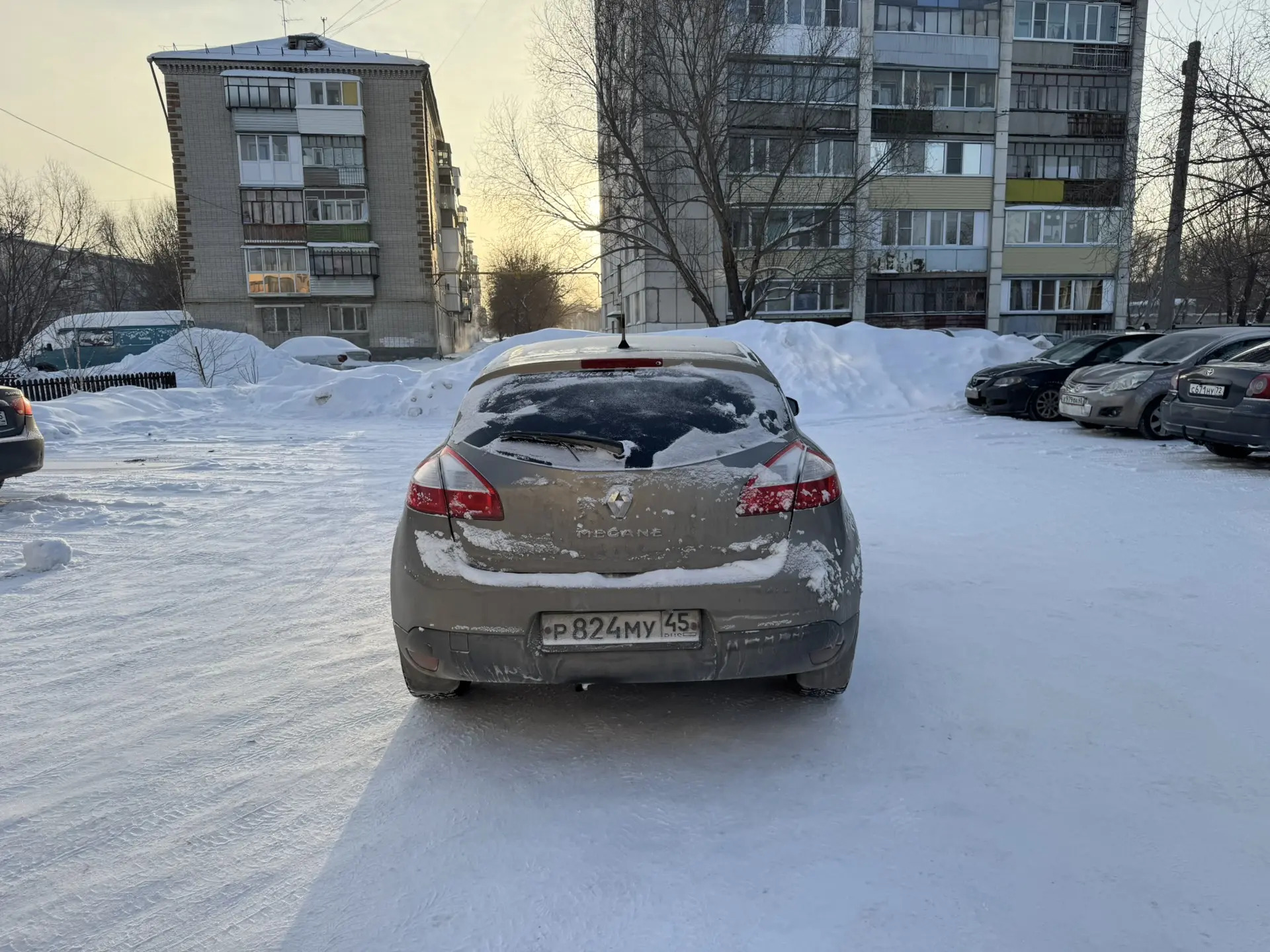 Легковой автомобиль марки RENAULT модель Megane 2013 г.в., VIN-номер VF1BZL70T48493752, цвет: бежевый.