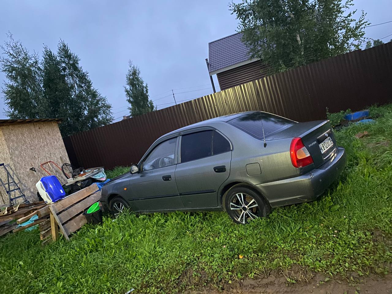 Автомобиль марки HYUNDAI модель Accent 2005 г.в. VIN-номер X7MCF41GP5M047793