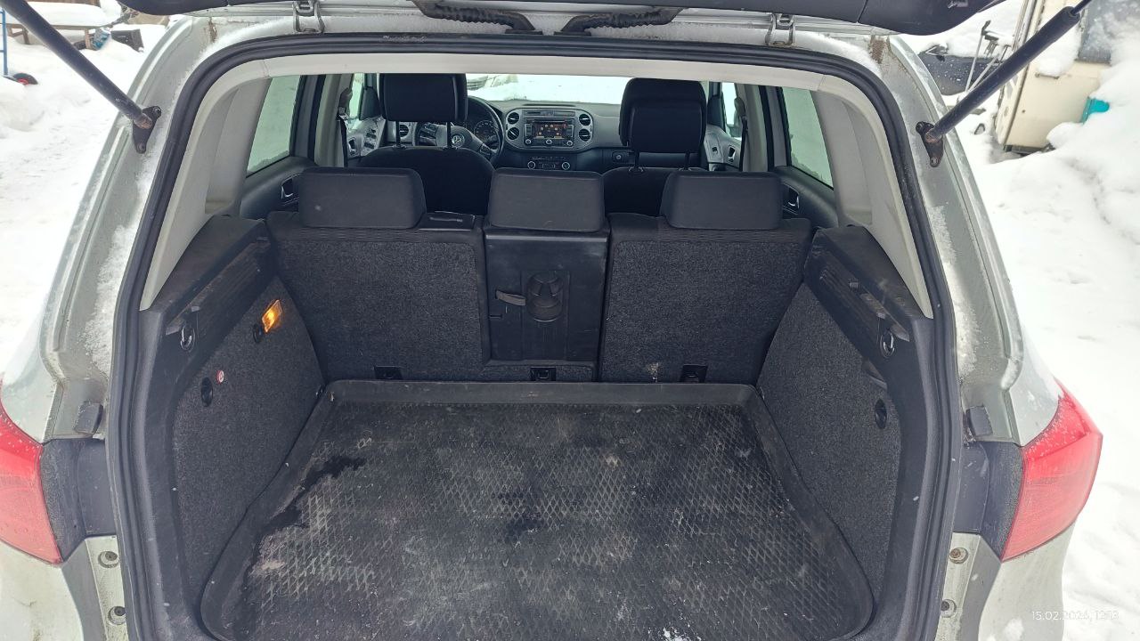 Автомобиль VOLKSWAGEN Tiguan 2011, гос номер А089АМ147, VIN XW8ZZZ5NZCG114123, являющееся предметом залога ПАО Совкомбанк.