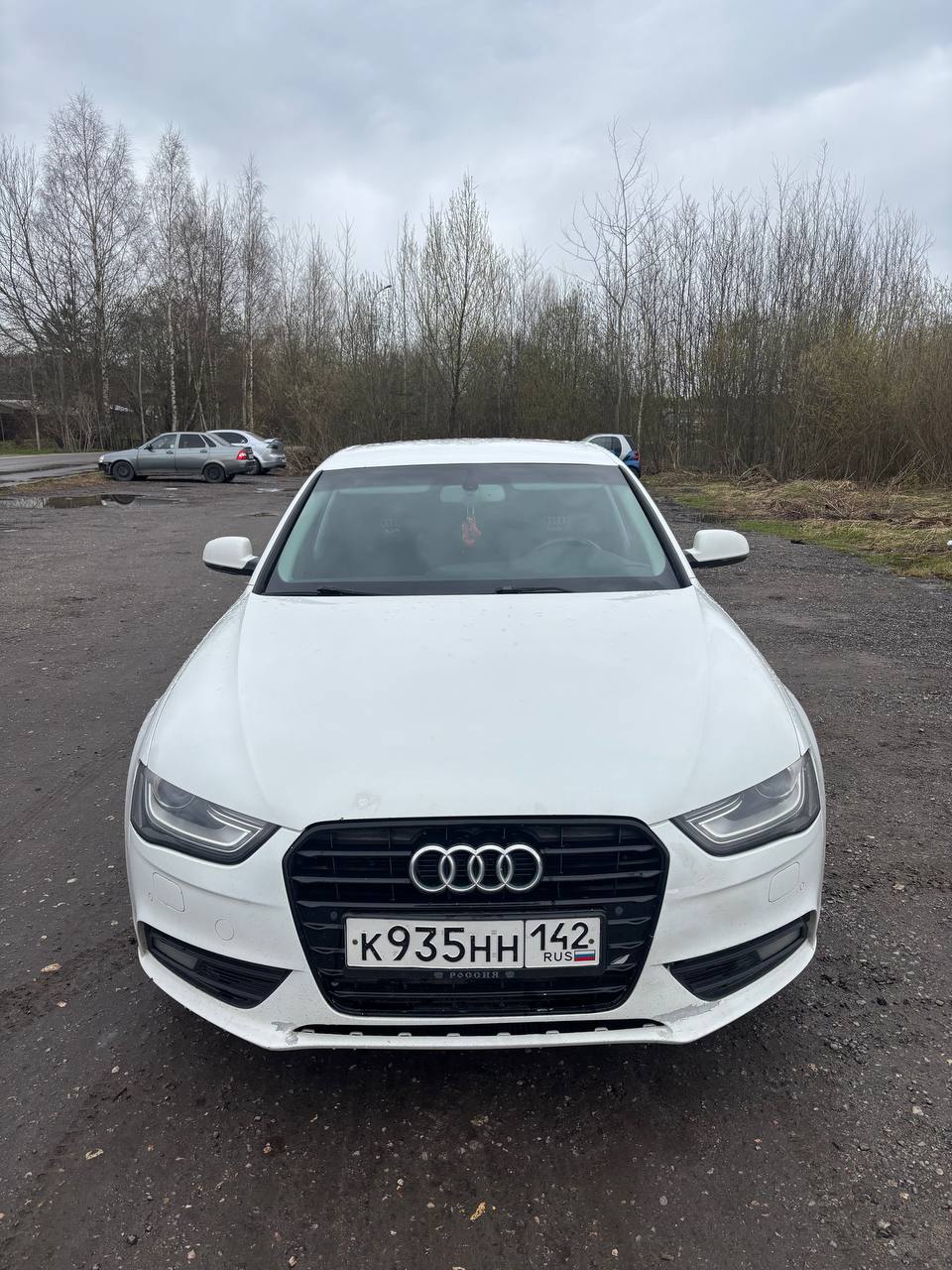 Автомобиль марки AUDI модель A4 2013 г.в. VIN-номер WAUZZZ8K3EN008379.