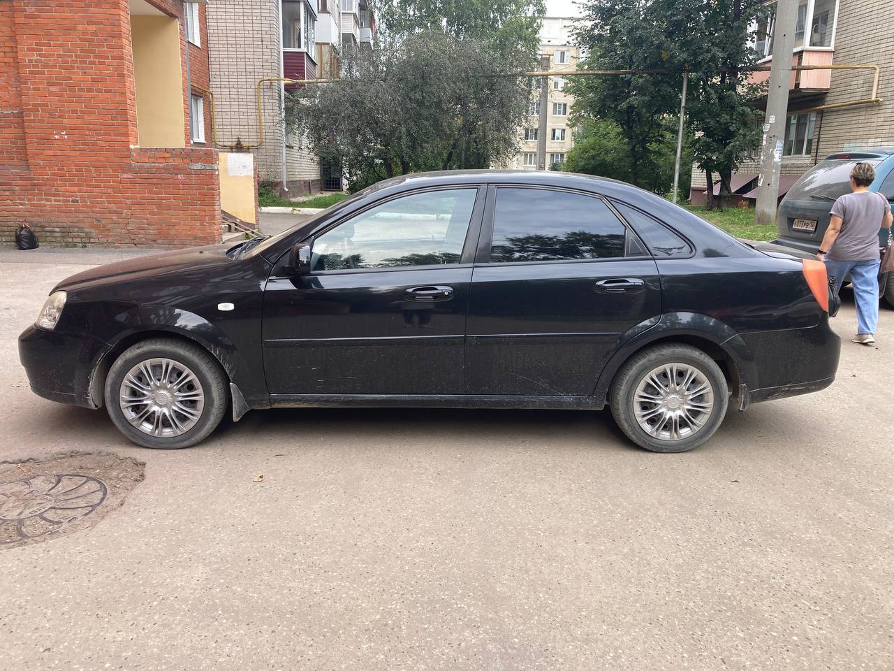 Автомобиль марки CHEVROLET модель KLAN 2010 г.в. VIN-номер XUUNF197JAC003823