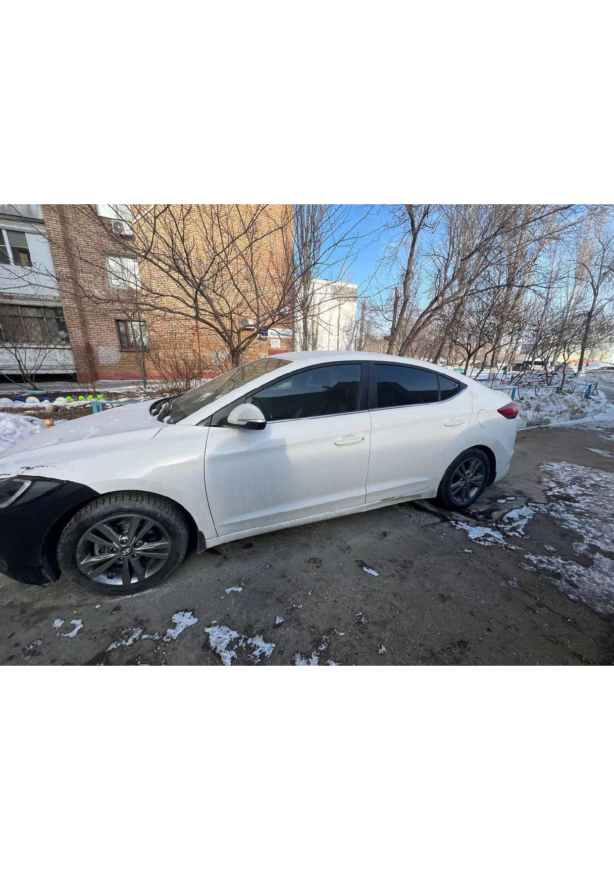 Легковой автомобиль марки: HYUNDAI ELANTRA, год выпуска 2016, (VIN): XWEDC41FBH0001137, находится в залоге у АО "АЛЬФА-БАНК".
