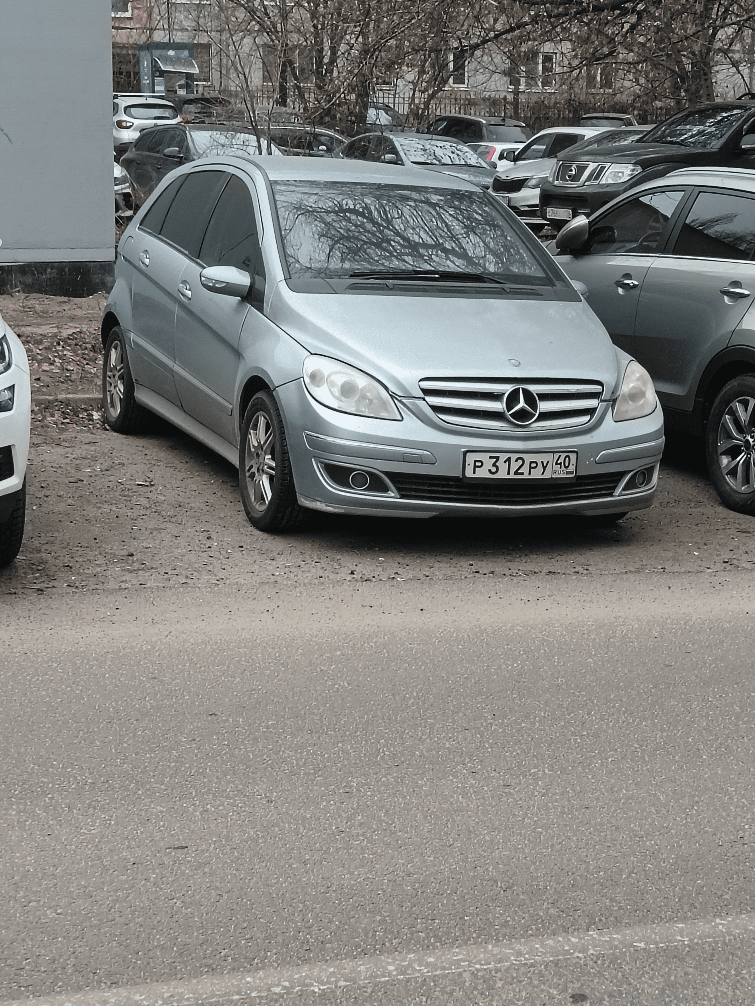 Автомобиль марки MERCEDES модель BENZ B 200 2006 г.в. VIN-номер WDD2452331J174844, являющийся предметом залога ПАО «Совкомбанк»