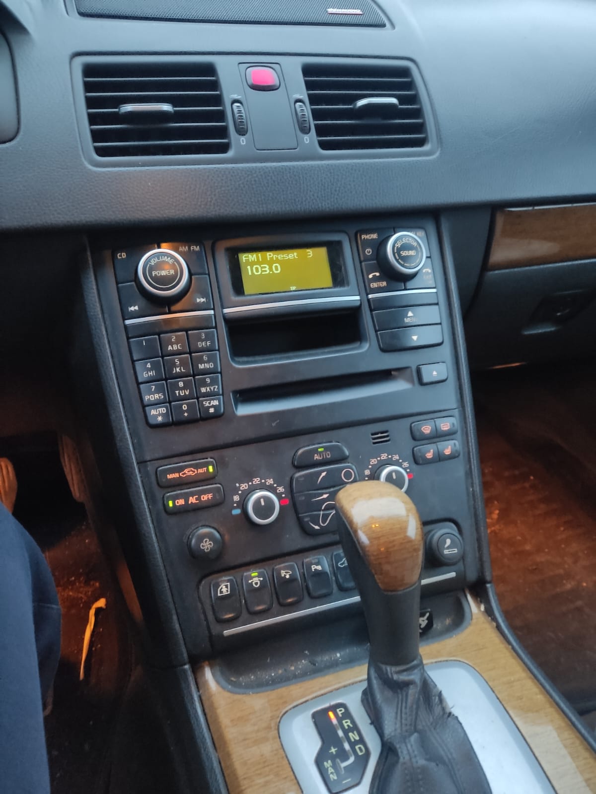 Автомобиль марки ВОЛЬВО модель ХС90 2006 г.в. VIN-номер YV1CM595771368108