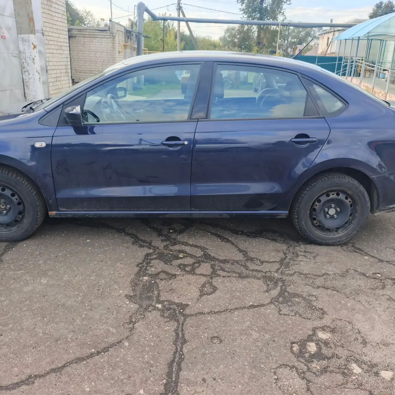 Автомобиль марки VOLKSWAGEN модель POLO 2013 г.в. VIN-номер XW8ZZZ61ZEG040565