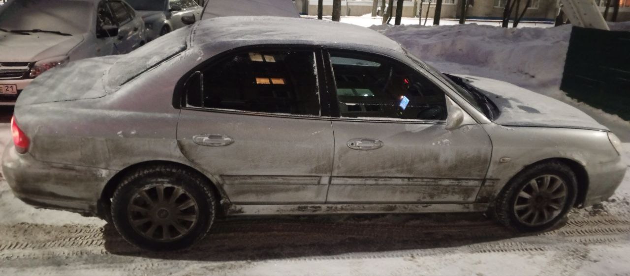 Легковой автомобиль марки: HYUNDAI, модели: Sonata, год выпуска: 2004 г., кузов №: X7MEN41BP4A004569, идентификационный номер (VIN): X7MEN41BP4A004569