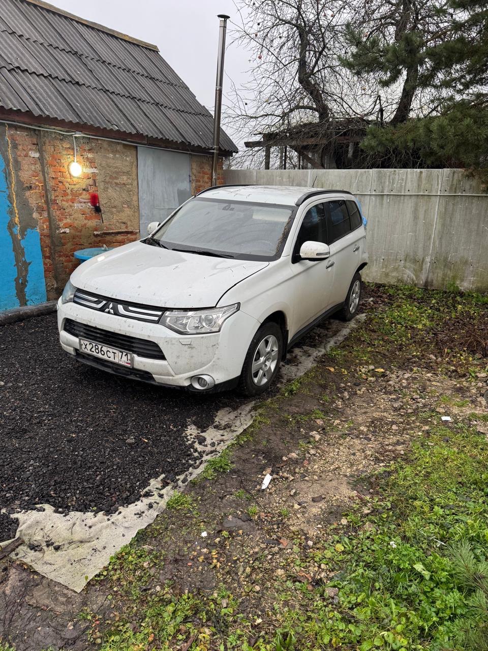 Автомобиль марки MITSUBISHI модель Outlander 2013 г.в. VIN-номер Z8TXTGF3WDM012856.