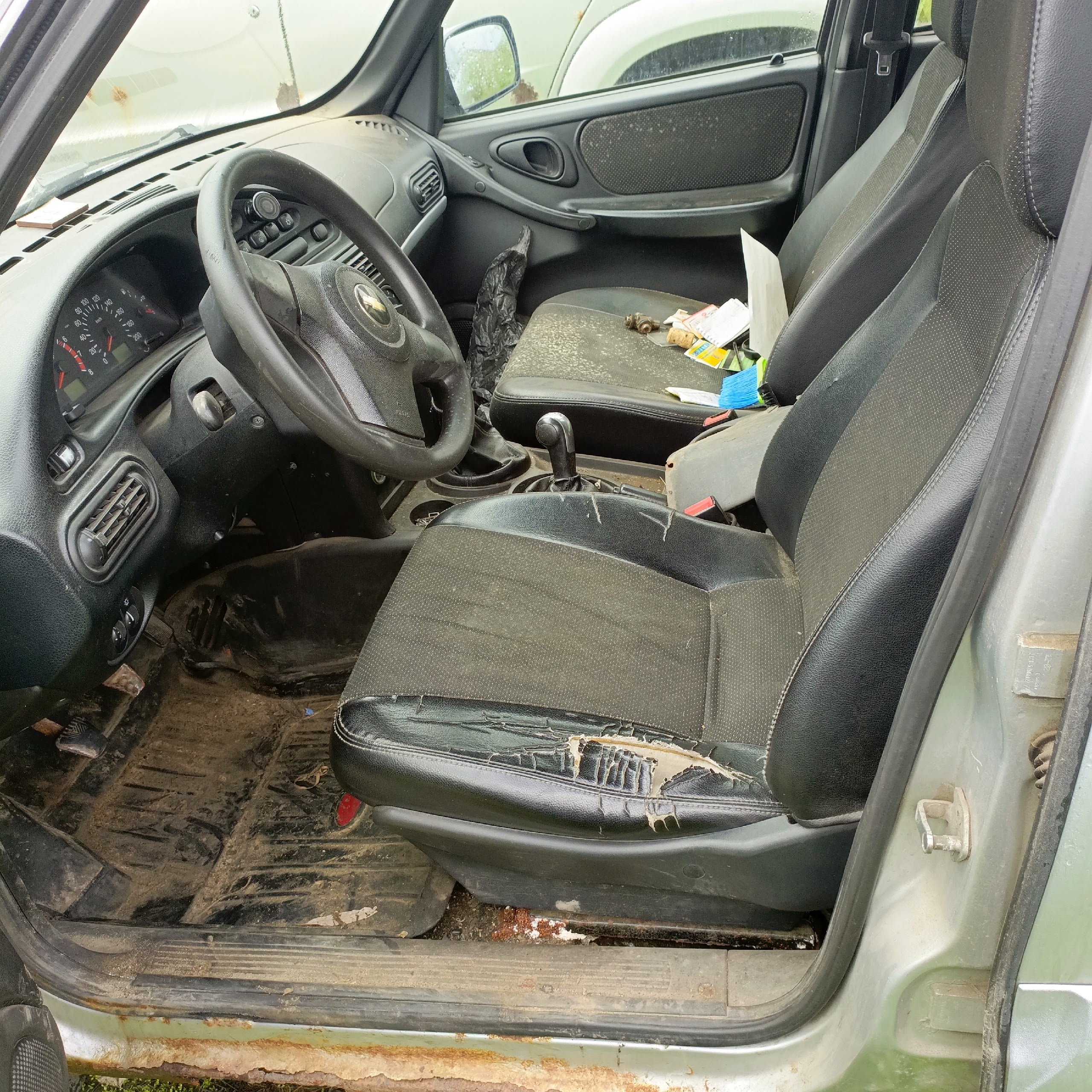 автомобиль марки Chevrolet модель NIVA 212300-55 2012г.в. VIN - номер X9L212300D0439044