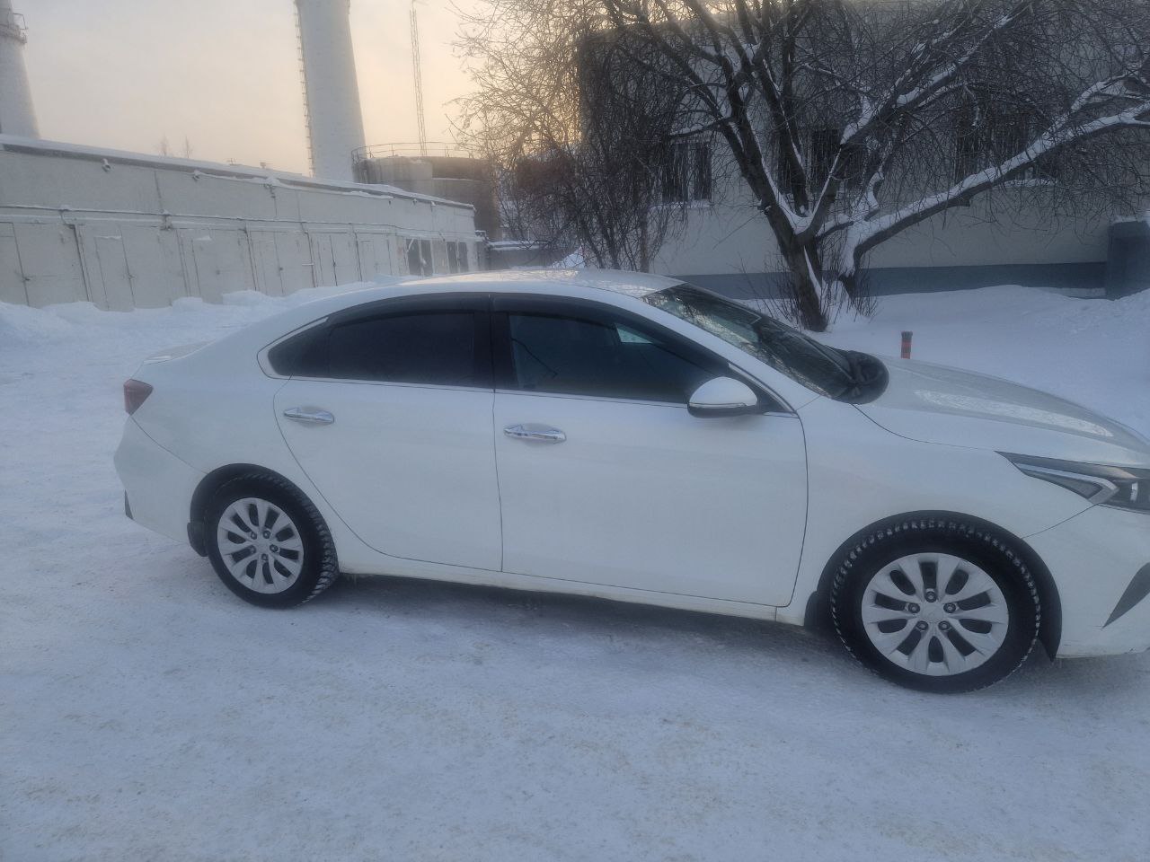 Автомобиль марки KIA CERATO, 2022 года выпуска, идентификационный номер (VIN) XWEFC41CBNC001698