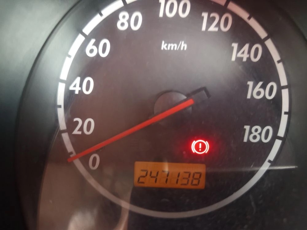 Автомобиль марки HONDA модель fit, 2002 г.в., номер кузова: GD21010162.