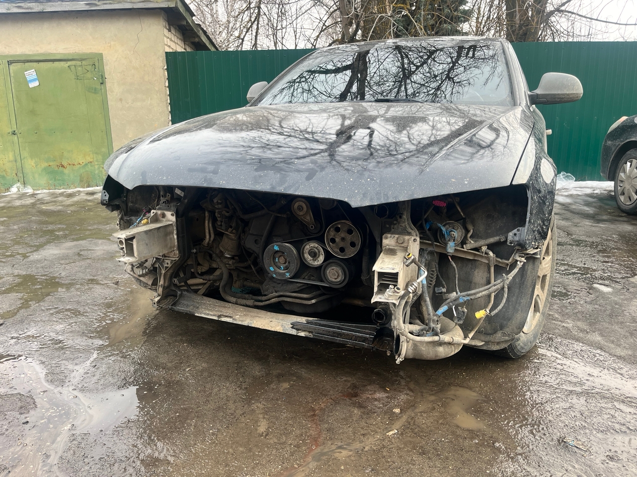Легковой автомобиль марки: AUDI, модели: A4, год выпуска: 2008, кузов№:WAUZZZ8K69N030298, идентификационный номер (VIN): WAUZZZ8K69N030298.Имущество находится в залоге у ПАО «Совкомбанк».