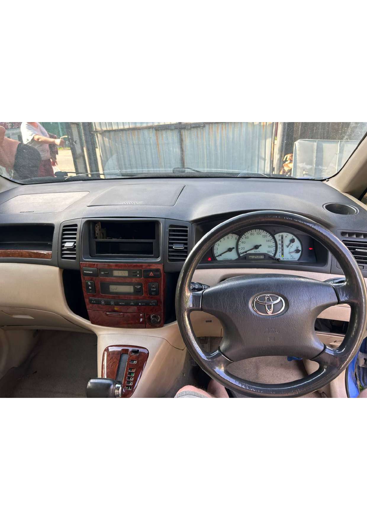 Автомобиль марки TOYOTA модель Corolla, 2001г.в., VIN-номер NZE1213086281