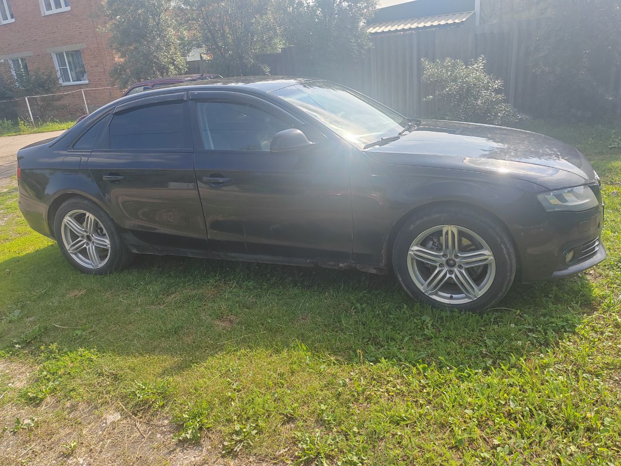 Автомобиль марки AUDI модель A4 2008 г.в. VIN-номер WAUZZZ8K49N009580