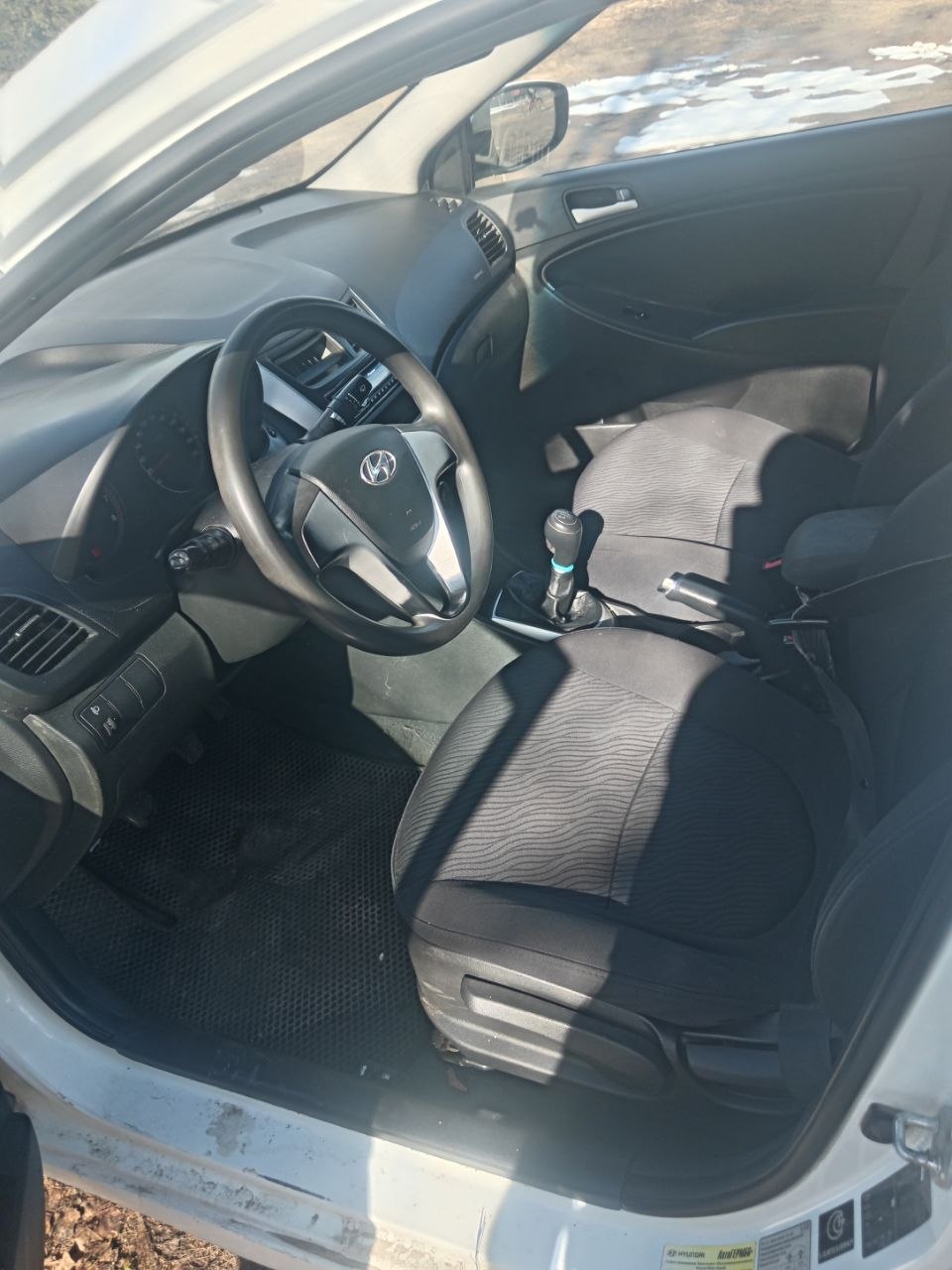 Автомобиль марки HYUNDAI модель Solaris 2013 г.в. VIN-номер Z94CT41CACR184988