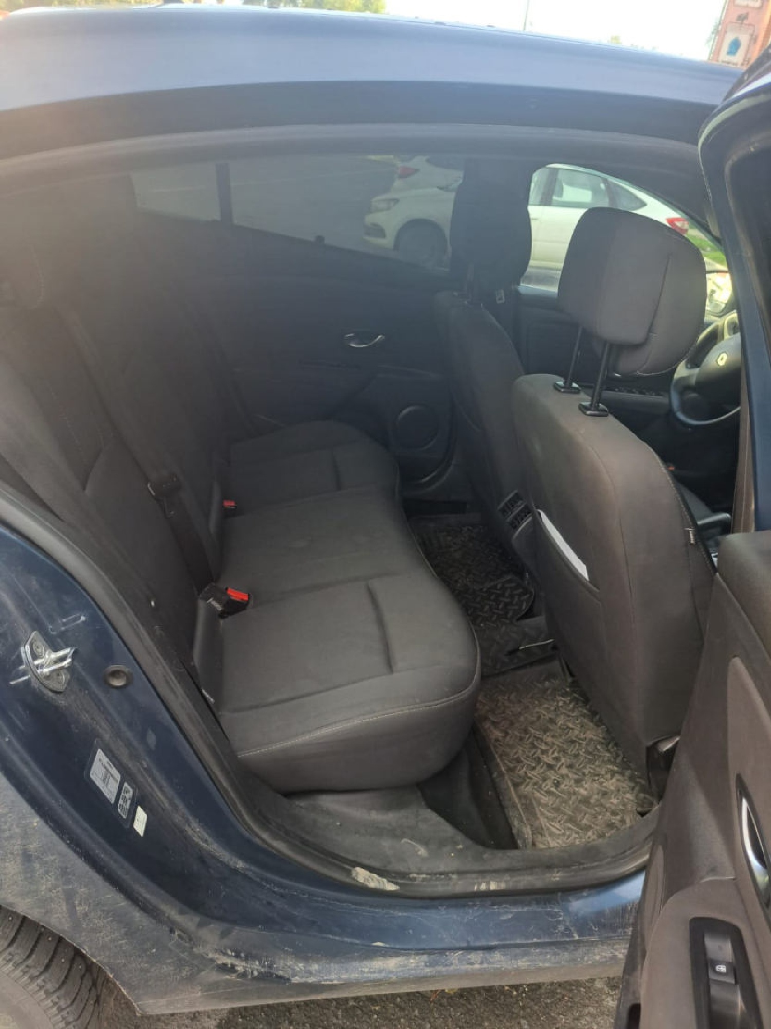 Легковой автомобиль марки: RENAULT, модель: Fluence, год выпуска: 2010г., идентификационный номер (VIN): VF1LZBR0544460015