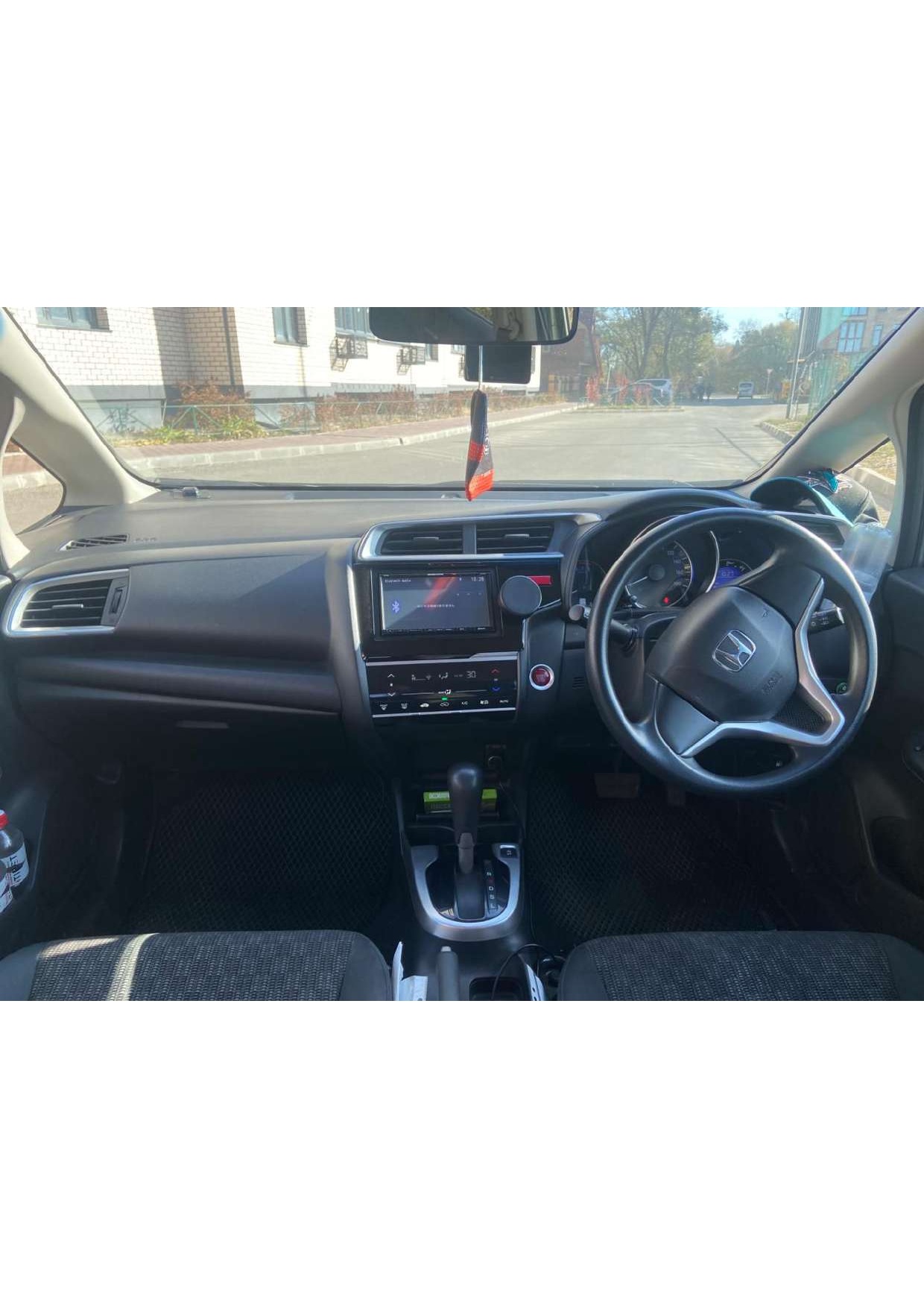 Автомобиль марки HONDA модель FIT 2016 г.в. номер кузова GK3-1223794