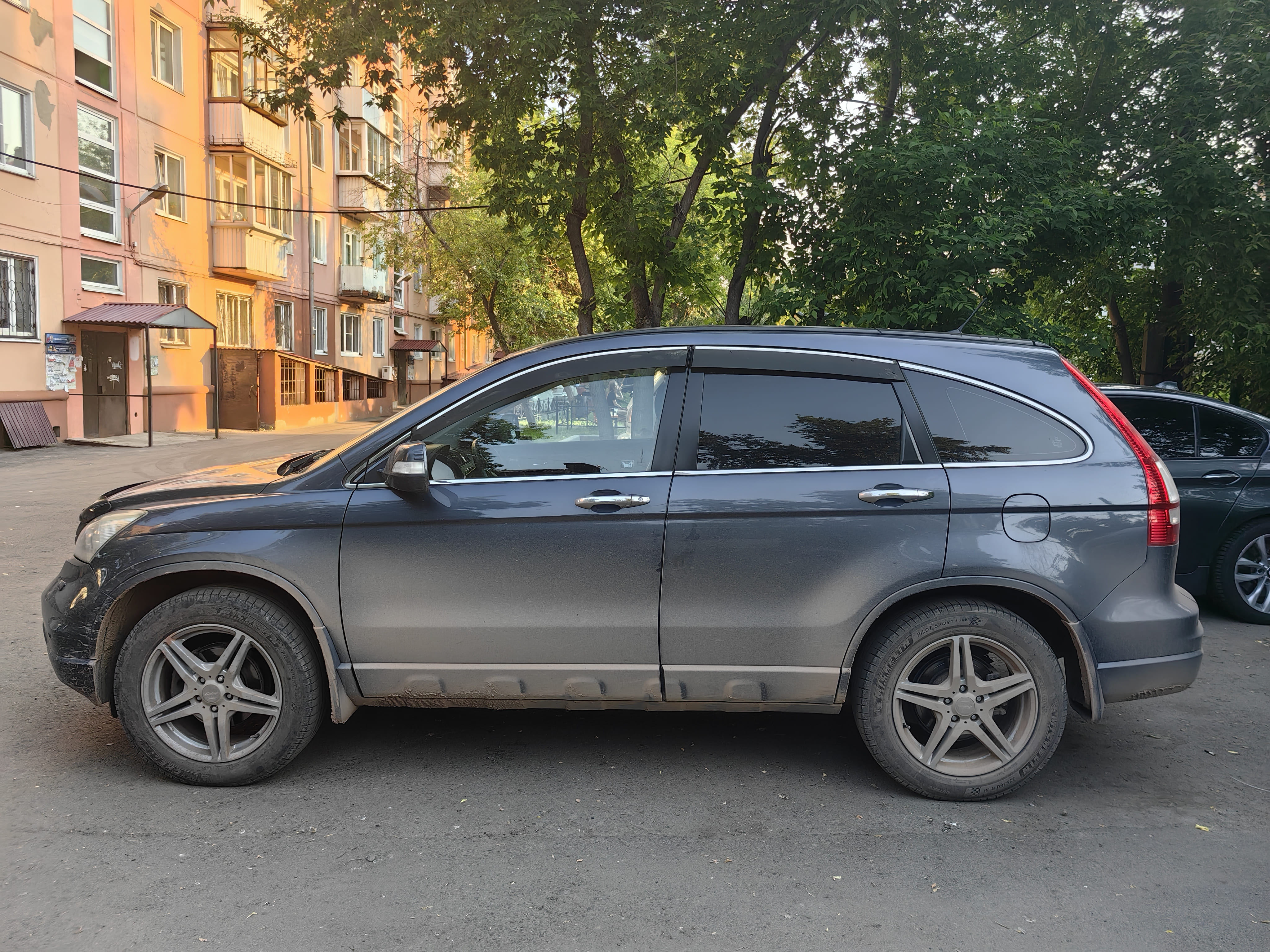 Автомобиль марки HONDA модель CRV 2011 г.в. VIN-номер SHSRE7870BU001108